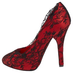 Dolce & Gabbana Rot/Schwarze Satin- und Spitzen Pumps aus Satin Größe 38