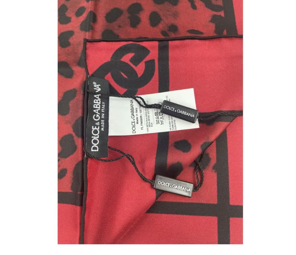 Dolce & Gabbana Red Black Silk Leopard Scarf Wrap Cover Up Headscarf Pink In New Condition For Sale In WELWYN, GB