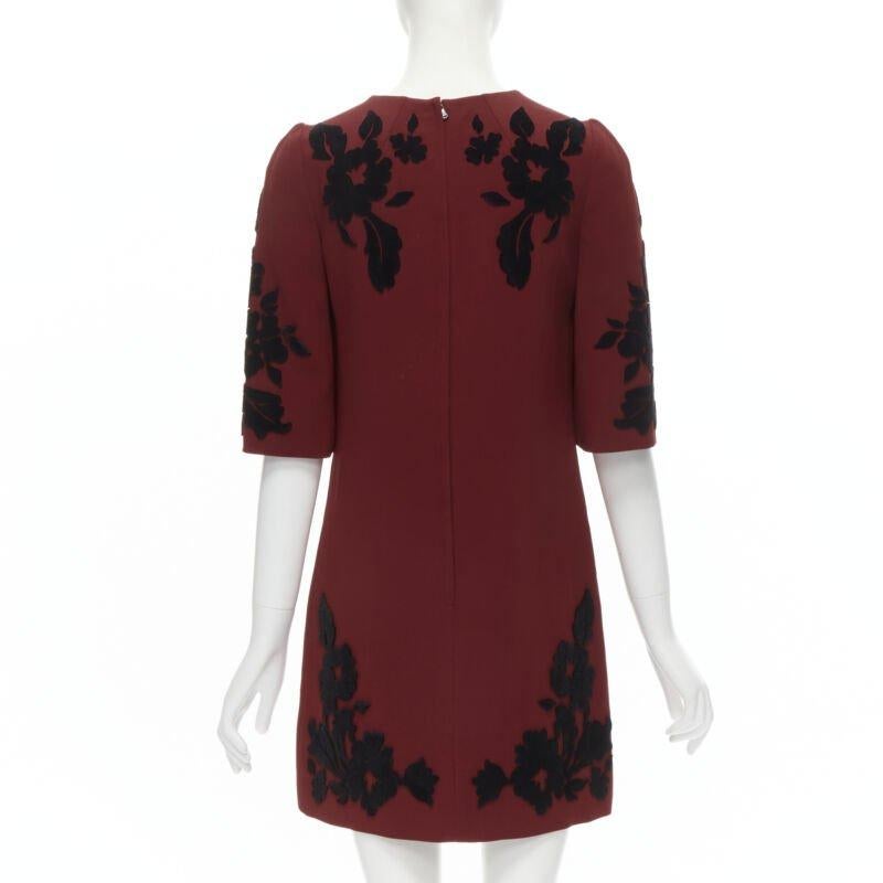 DOLCE GABBANA rot Krepp schwarz floral Samt Devore Etuikleid IT36 XS im Angebot 1