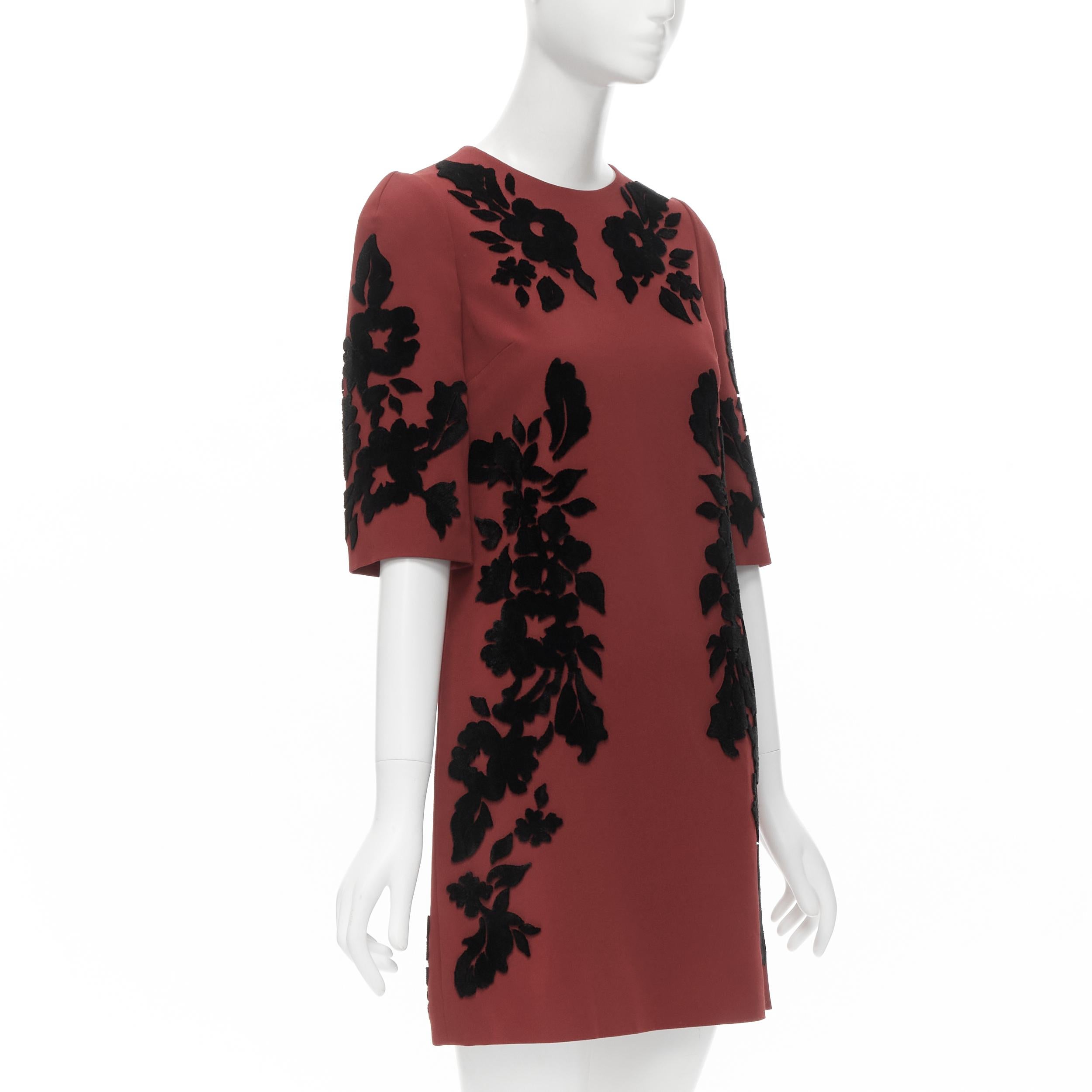 Brown DOLCE GABBANA red crepe floral velvet devore sheath dress IT36 XS For Sale