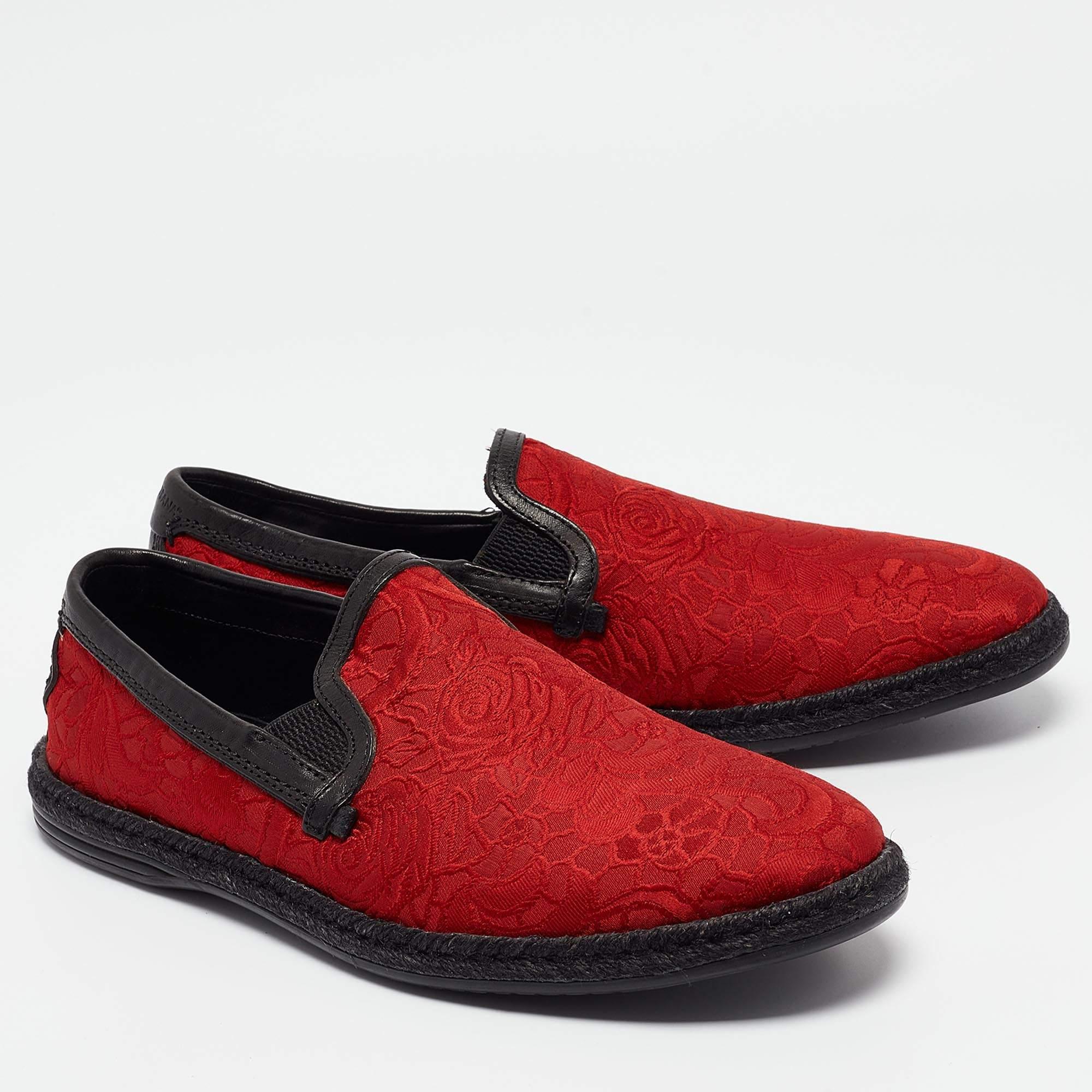 Dolce & Gabbana - Mocassins espadrilles en tissu jacquard à fleurs rouges, taille 40 Excellent état - En vente à Dubai, Al Qouz 2