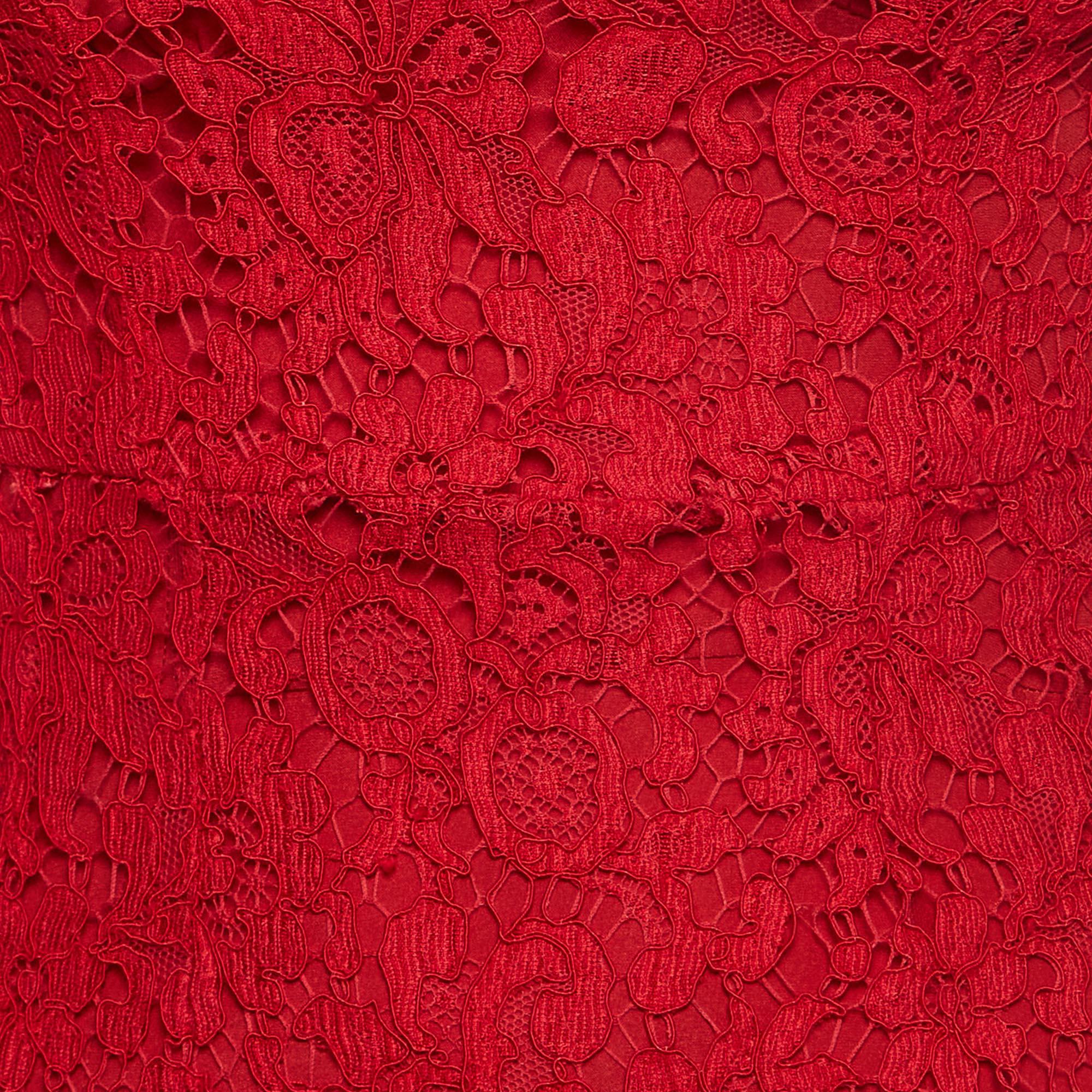 Dolce & Gabbana - Robe midi à manches longues en dentelle à motif floral rouge XS Bon état - En vente à Dubai, Al Qouz 2