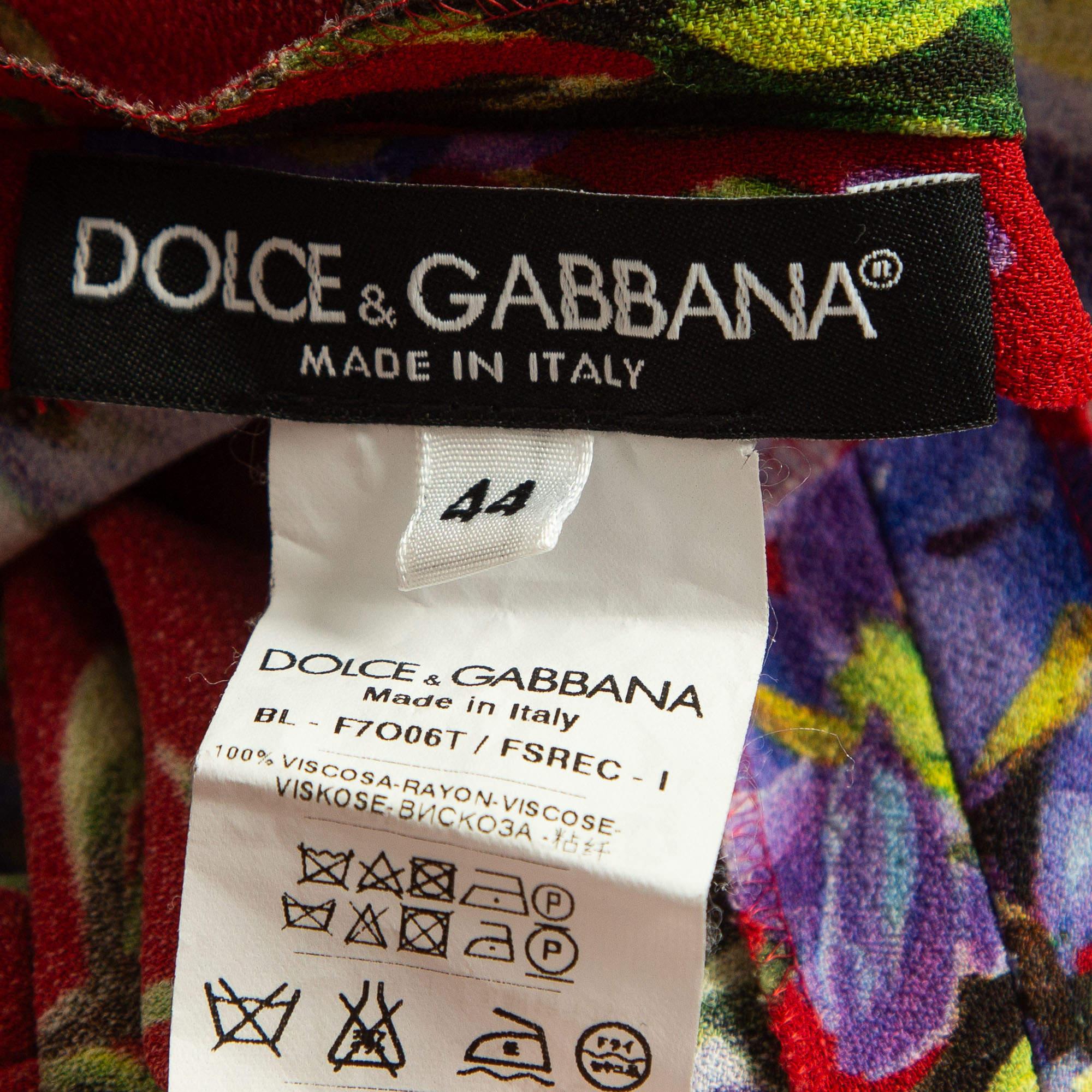 Dolce & Gabbana Red Floral Print Crepe Blouse M In Excellent Condition For Sale In Dubai, Al Qouz 2