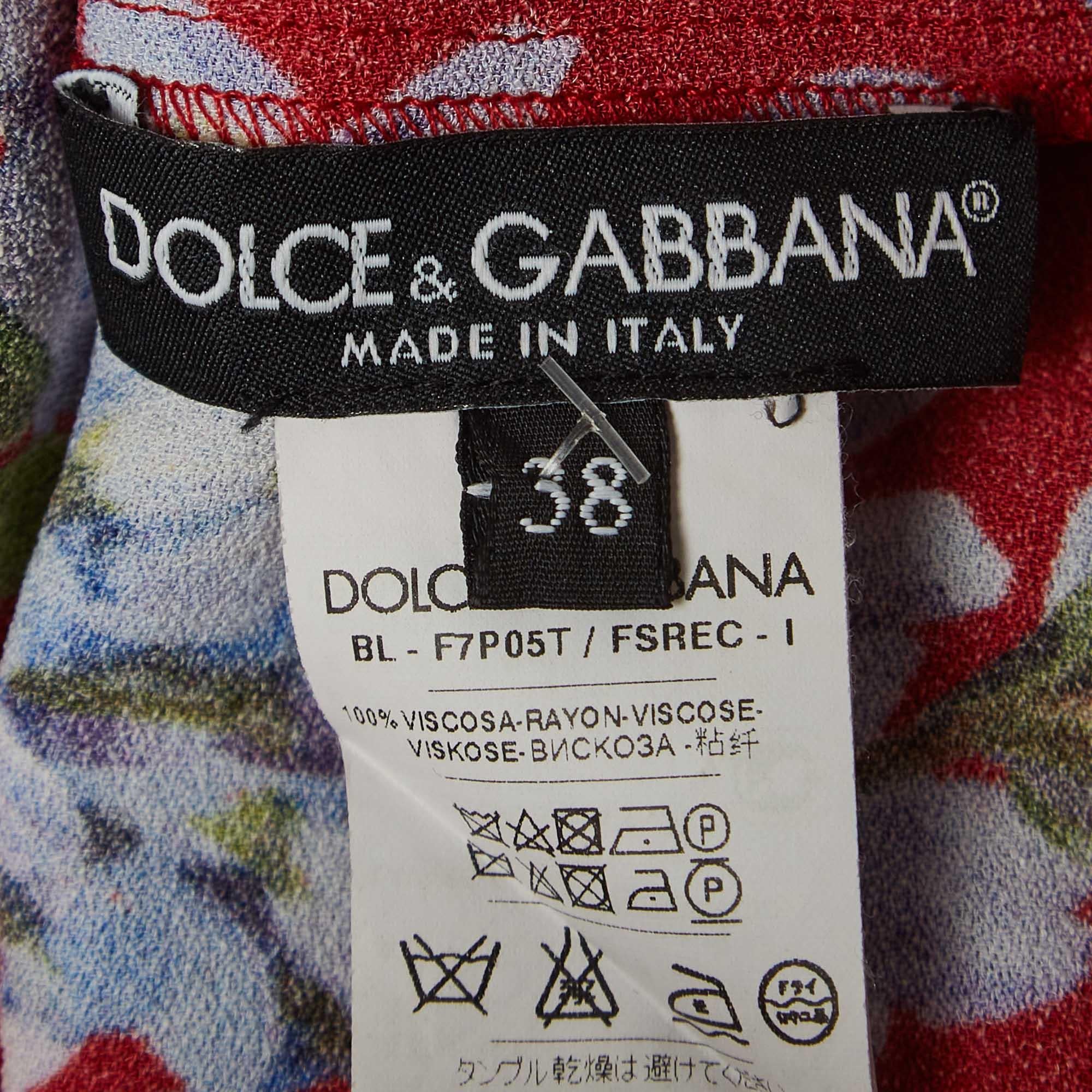 Dolce & Gabbana - Camicetta a maniche corte in crepe con stampa floreale S In condizioni buone in vendita a Dubai, Al Qouz 2