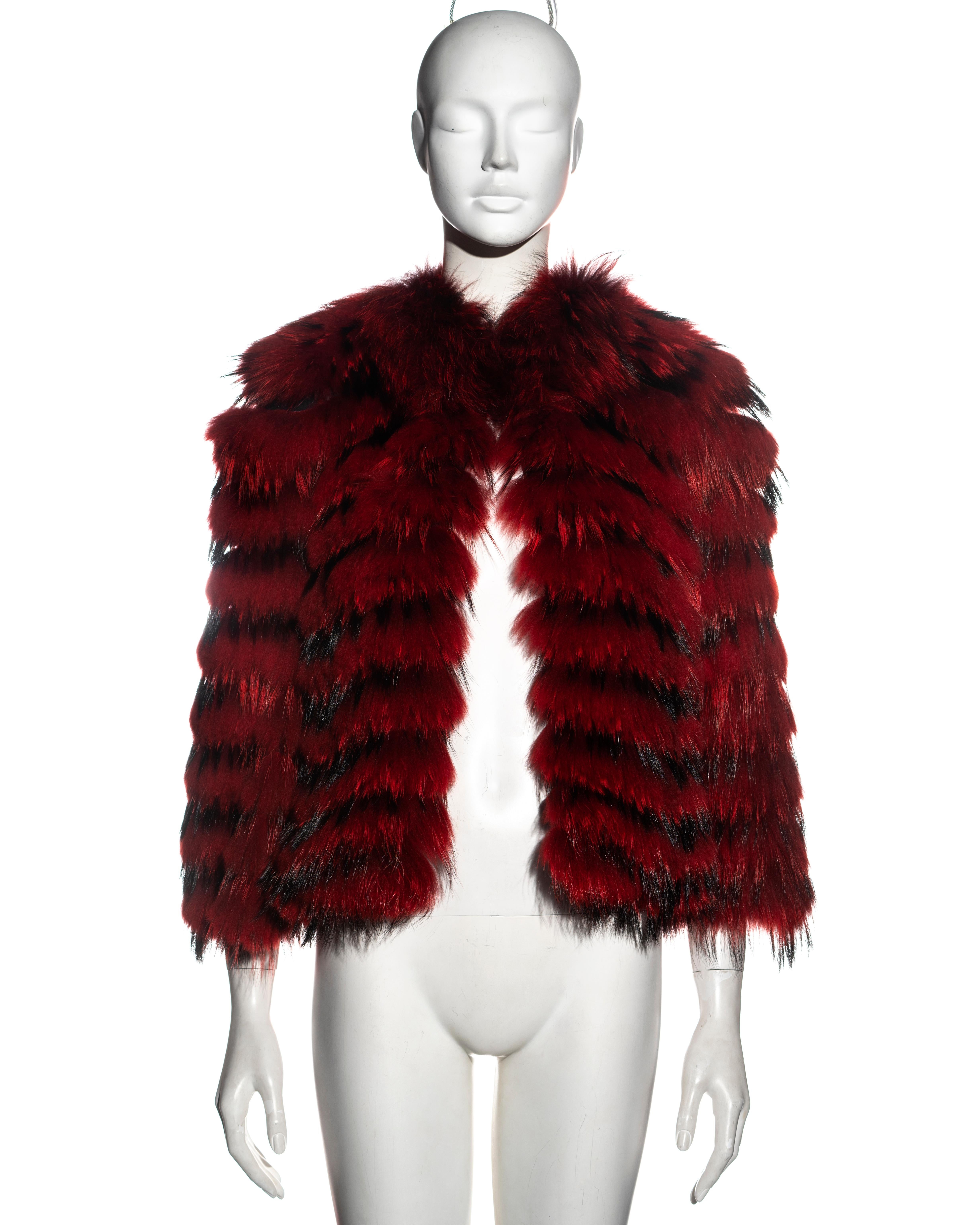 ▪ Dolce & Gabbana red fox fur jacket
▪ Fox fur ribbons 
▪ Cropped sleeves 
▪ Silk chiffon lining
▪ IT 40 - FR 36 - UK 8
▪ Fall-Winter 1999
▪ 100% Fox  Lining: 100% Silk
▪ Made in Italy