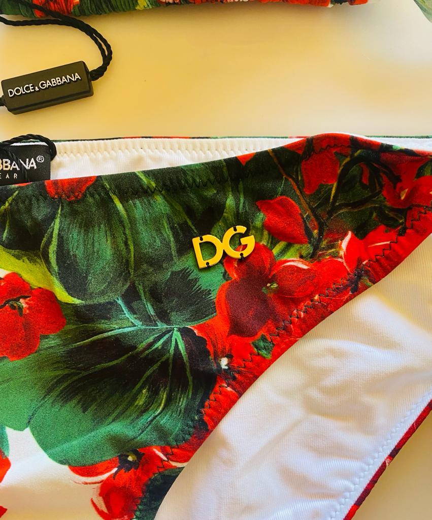 Dolce & Gabbana Red Geranium Floral Two Piece Swimsuit Bikini Swimwear Flowers  In New Condition For Sale In WELWYN, GB