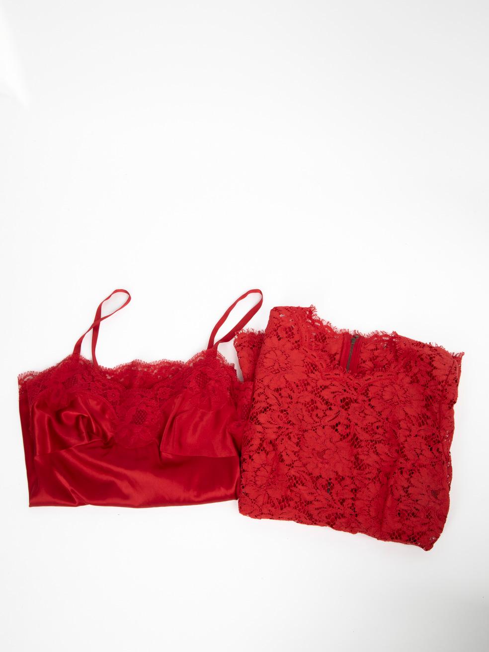 Dolce & Gabbana Rote Spitzenbluse mit Slip Größe XS im Angebot 1