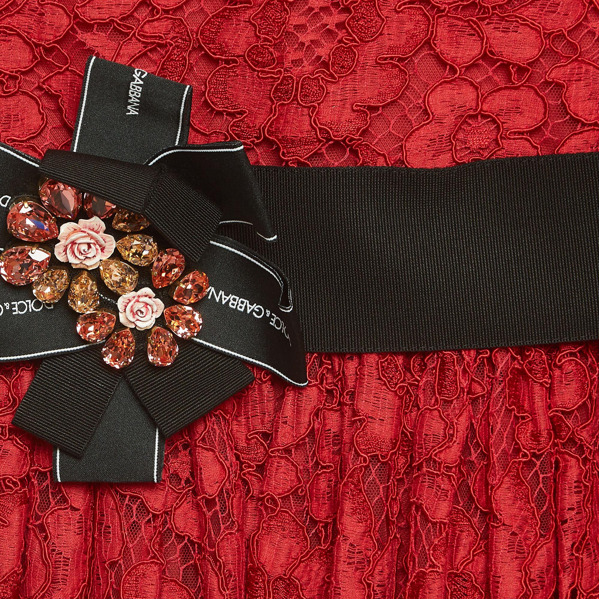 Dolce & Gabbana Red Lace Bow Detail Dress (6 Yrs) In Excellent Condition For Sale In Dubai, Al Qouz 2