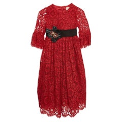 Robe à nœuds en dentelle rouge Dolce & Gabbana (6 automne-hiver)
