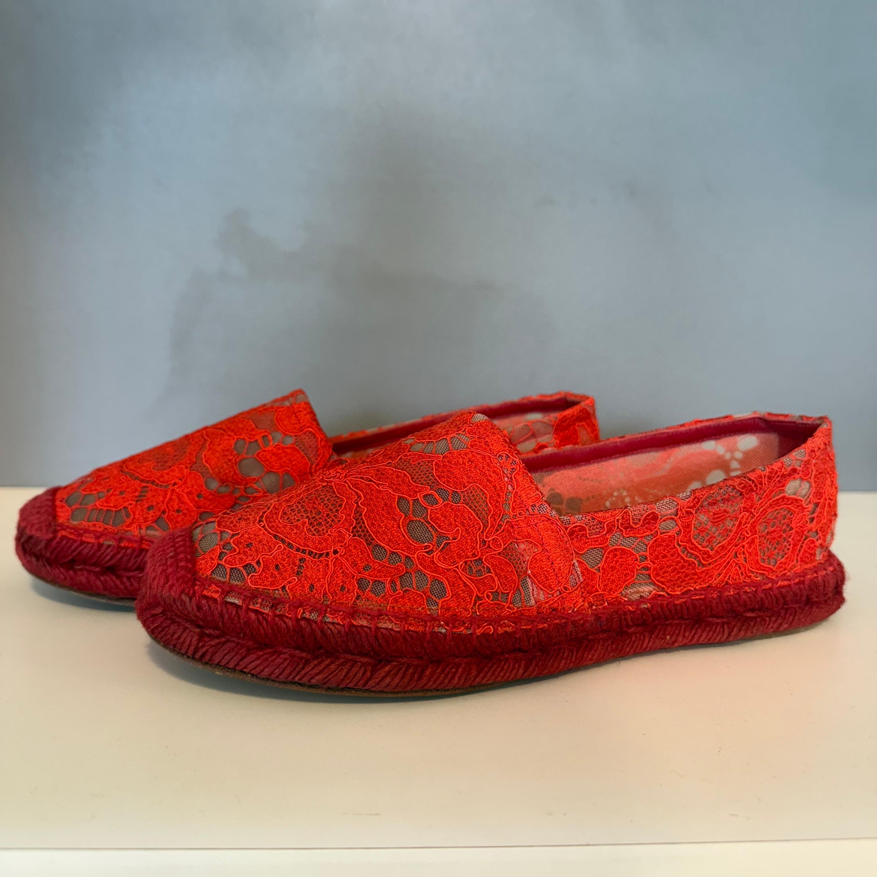 Rosso Dolce & Gabbana Espadrillas in pizzo rosso IT 37 in vendita