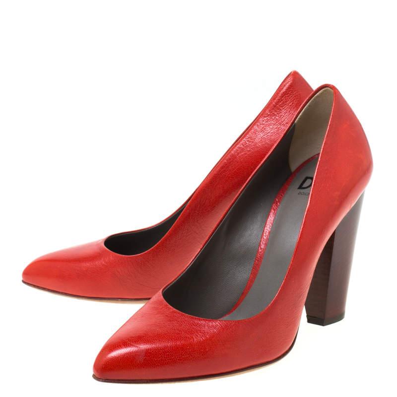 Dolce & Gabbana Red Leather Block Heel Pumps Size 38 In Excellent Condition In Dubai, Al Qouz 2