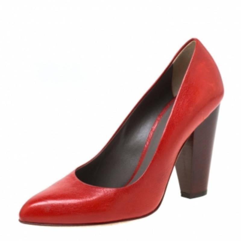 Escarpins Dolce & Gabbana à talons blocs en cuir rouge, taille 38 en vente 2