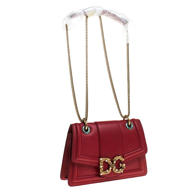 Dolce & Gabbana Red Leather DG Amore Chain Shoulder Bag In New Condition In Dubai, Al Qouz 2