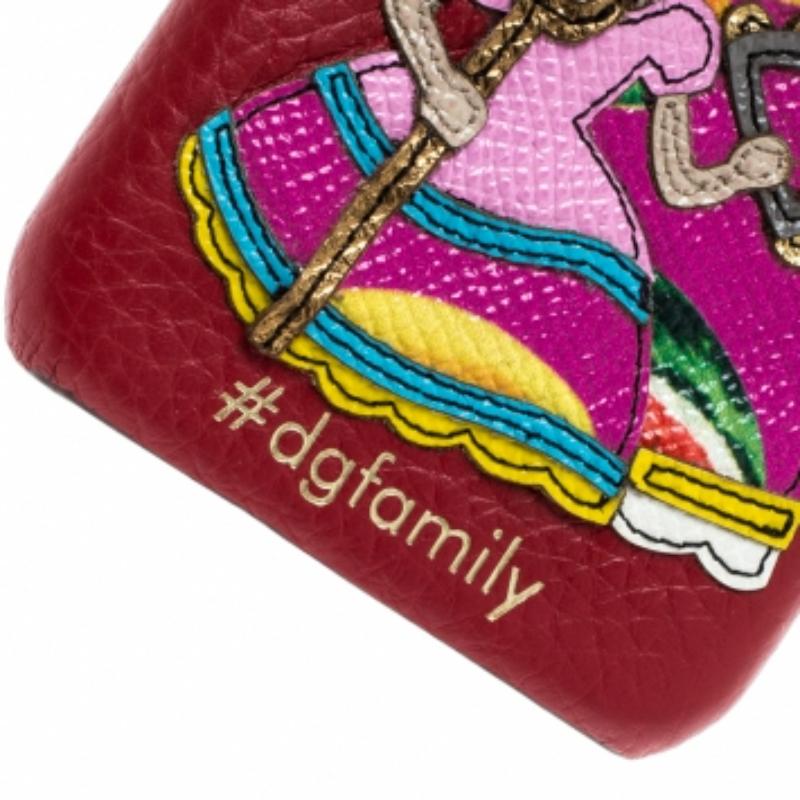 Funda para Iphone 6 Dolce & Gabbana de piel roja adornada con el parche #dgfamily en Bueno estado para la venta en Dubai, Al Qouz 2