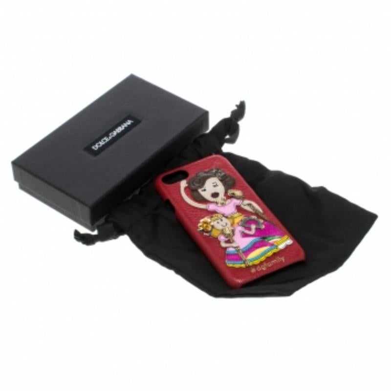 Funda para Iphone 6 Dolce & Gabbana de piel roja adornada con el parche #dgfamily en venta 3