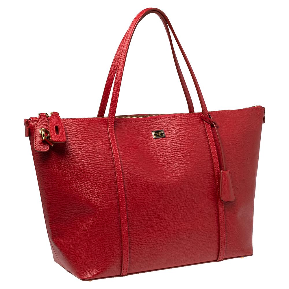 Dolce & Gabbana Red Leather Miss Escape Top Zip Shopper Tote In Good Condition In Dubai, Al Qouz 2