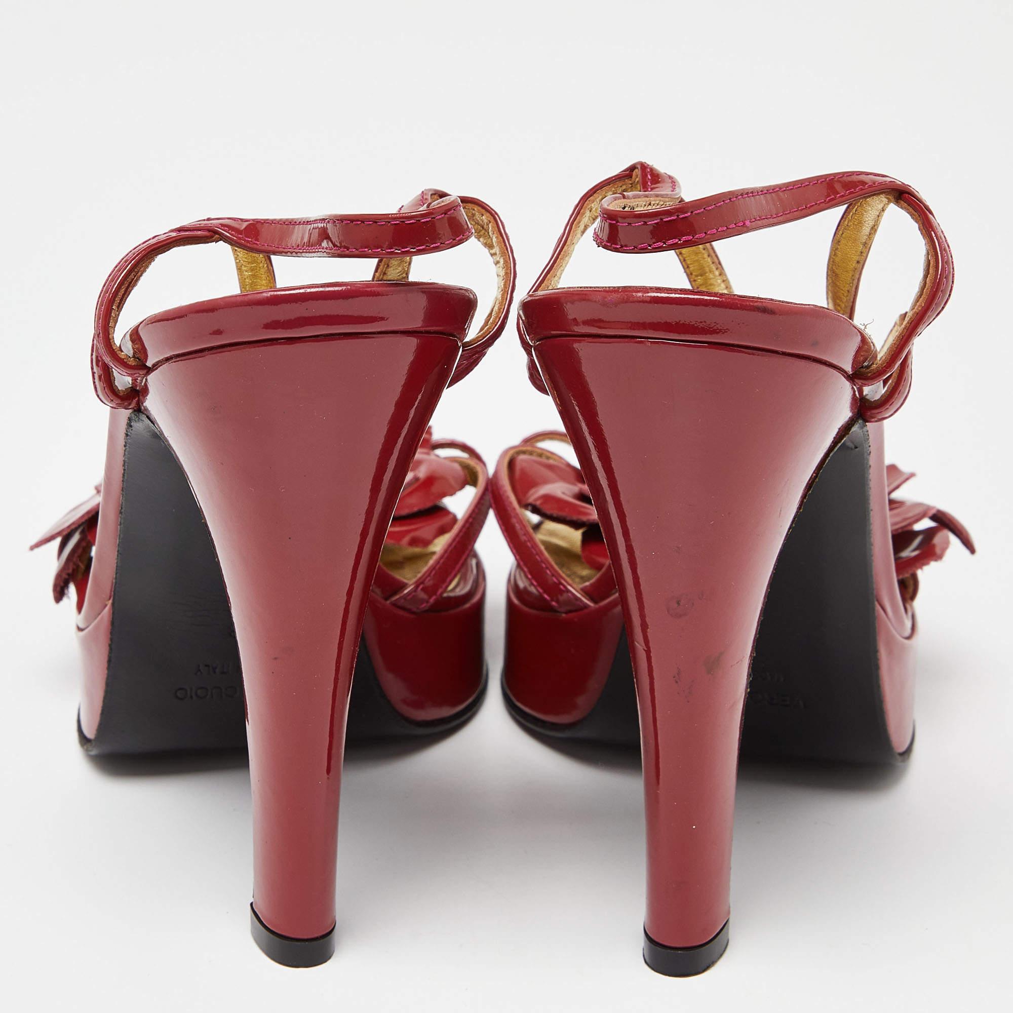 Women's Dolce & Gabbana Red Patent Leather Flower Strappy Sandals Size 38 For Sale
