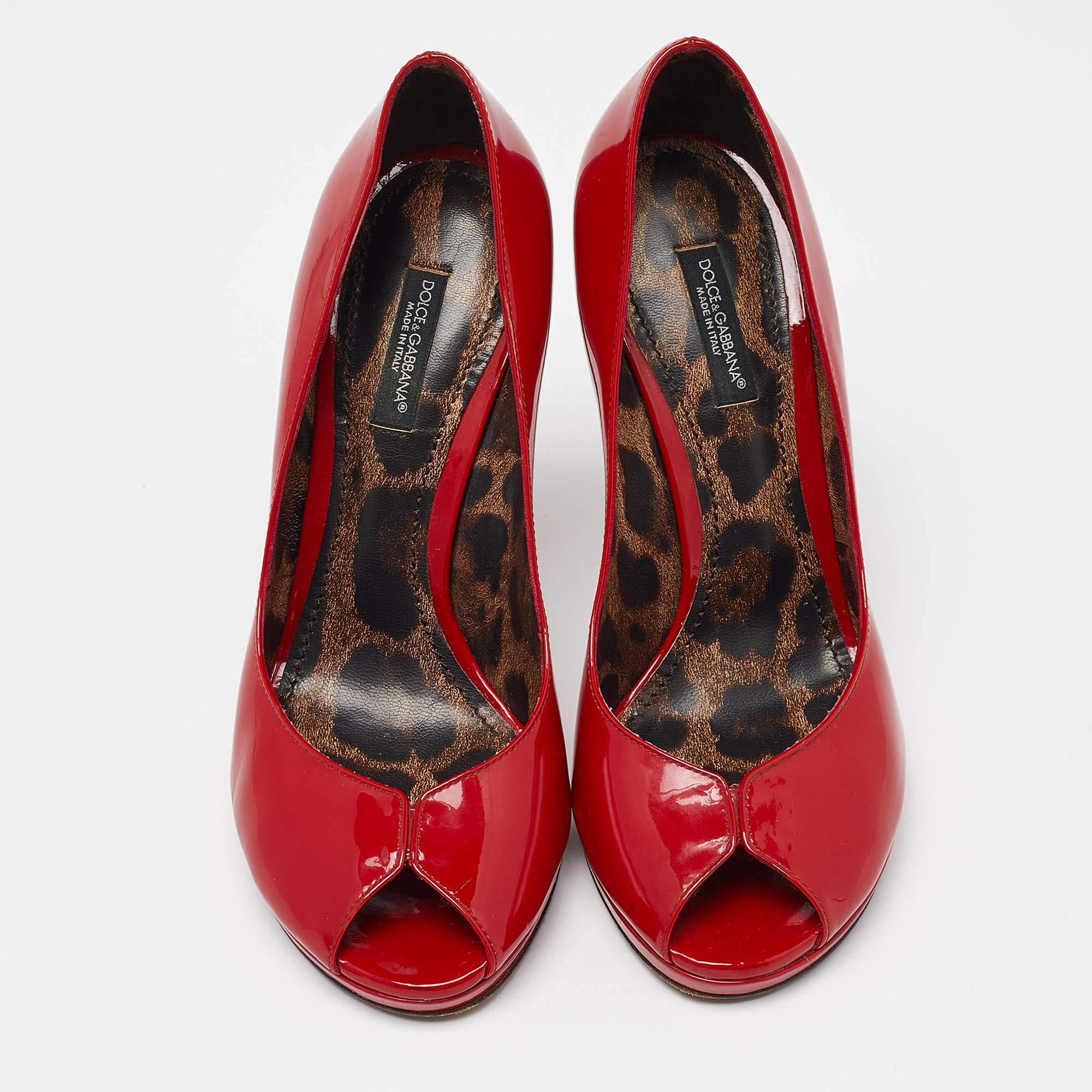 Dolce & Gabbana Red Patent Leather Peep-Toe Platform Pumps Size 37 In Good Condition For Sale In Dubai, Al Qouz 2