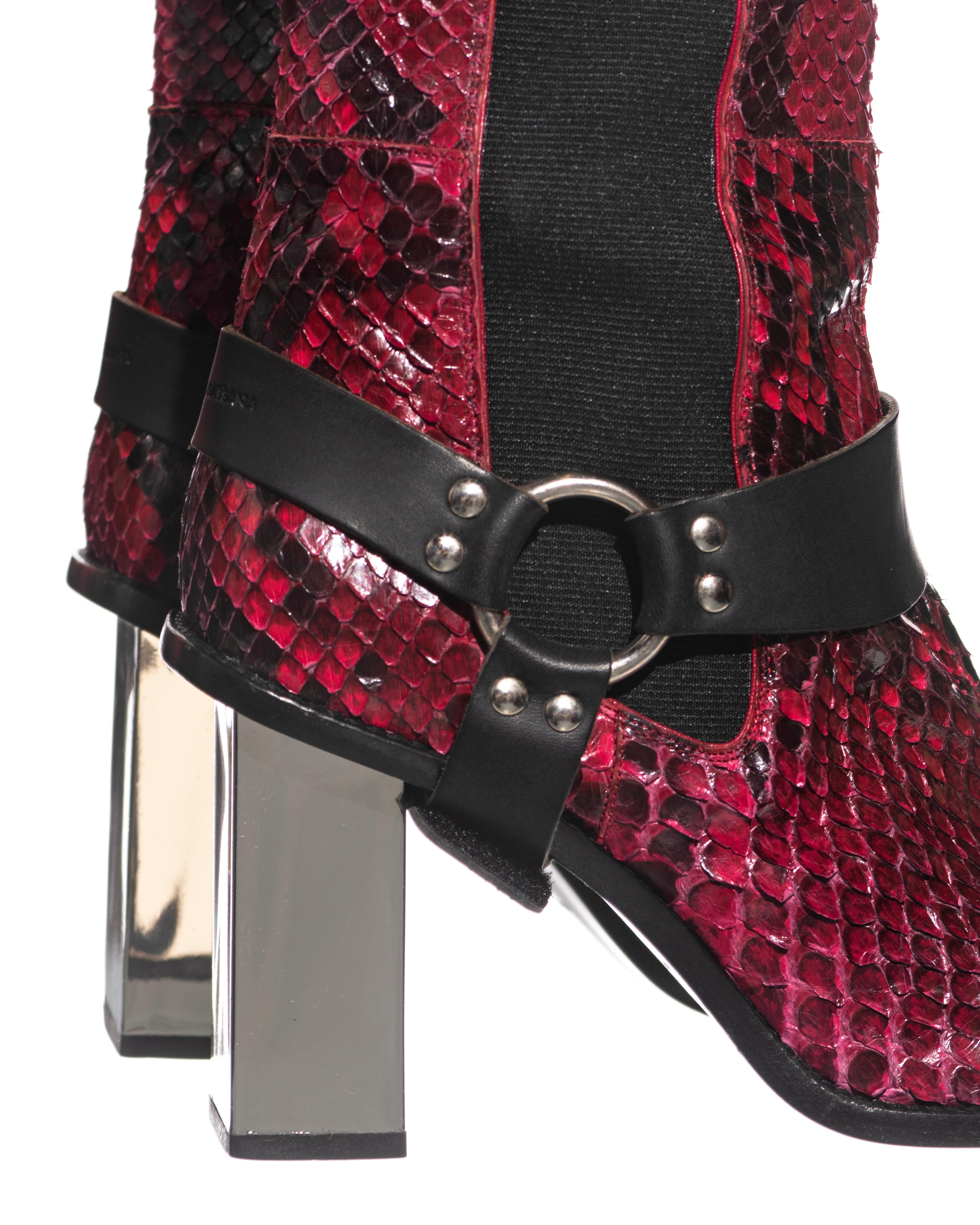 Noir Bottes en python framboise à talons miroir Dolce & Gabbana, A/H 1999 en vente