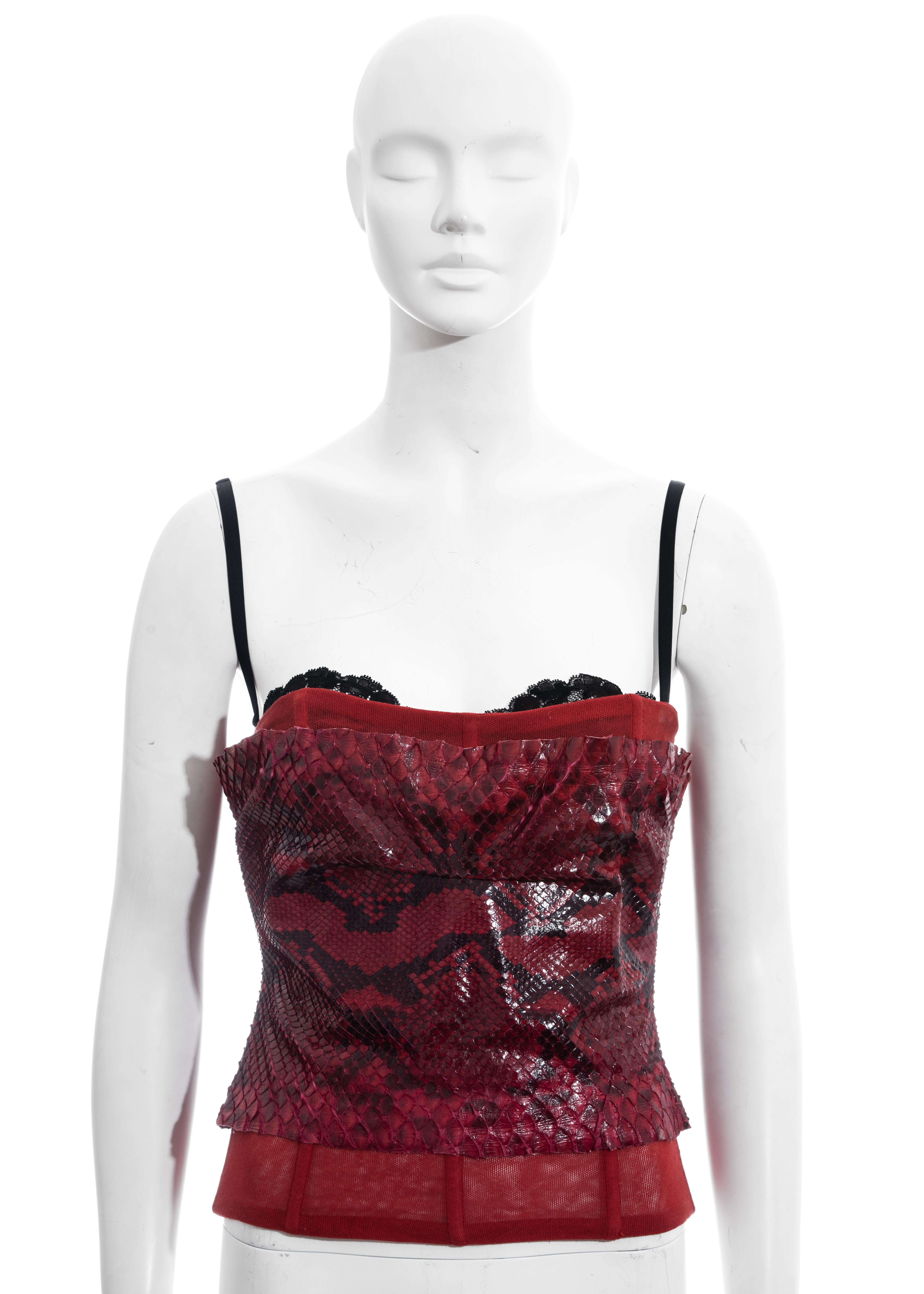 ▪ Dolce & Gabbana red leather corset
▪ 100% Python
▪ Built in satin lace bra 
▪ Internal boning 
▪ Zip fastening 
▪ IT 44 - FR 40 - UK 12 - US 8
▪ Spring-Summer 2005