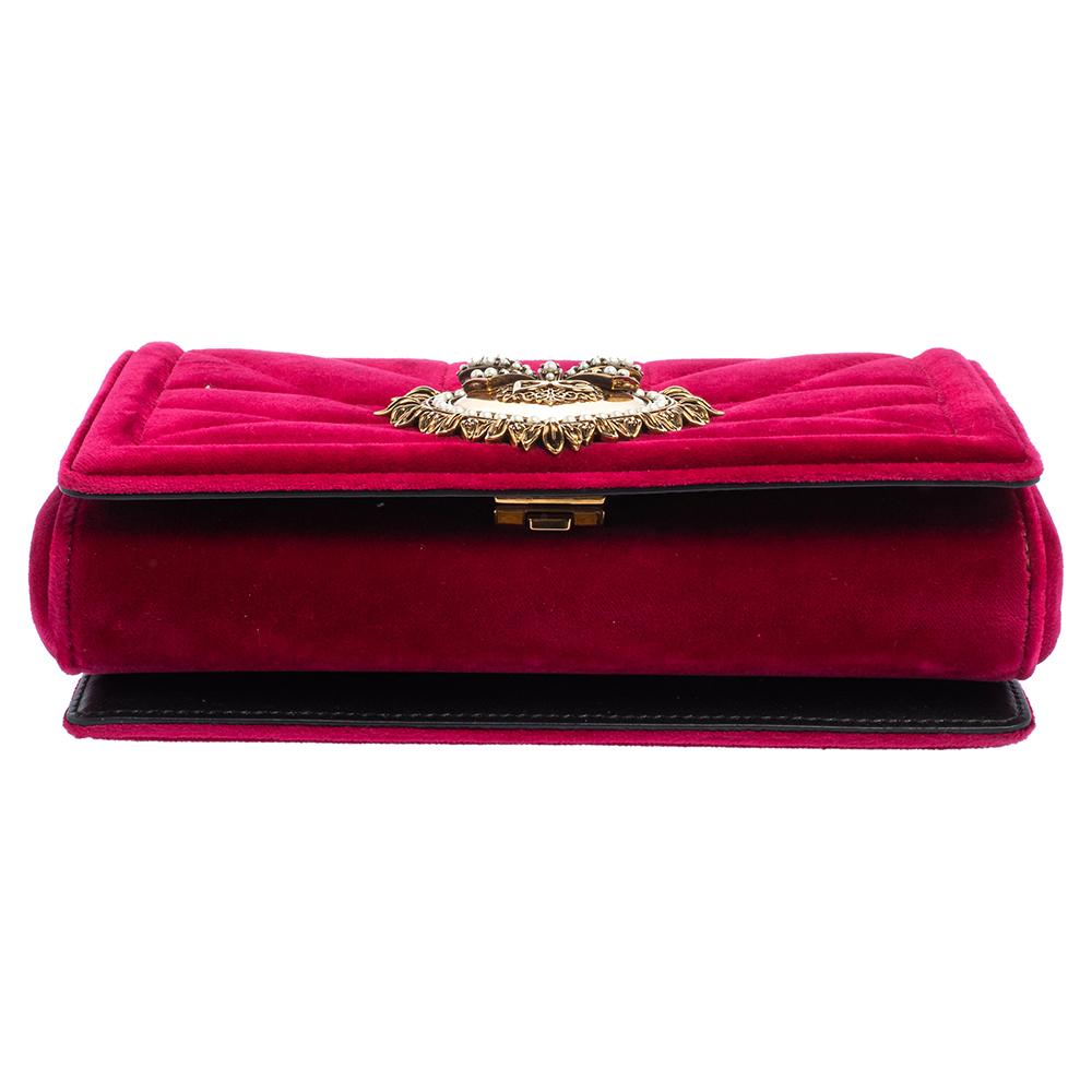 Dolce & Gabbana Borsa a tracolla media in velluto trapuntato rosso Devotion 5