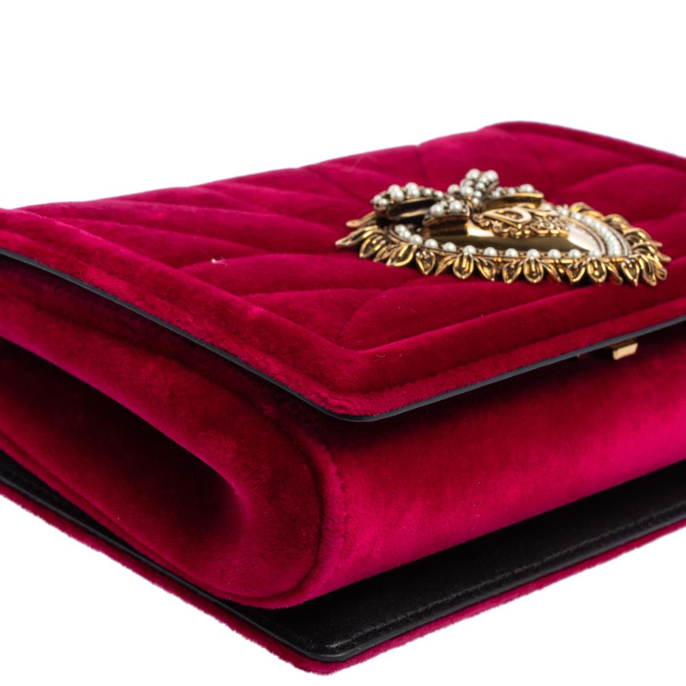 Dolce & Gabbana Red Quilted Velvet Medium Devotion Chain Shoulder Bag In New Condition In Dubai, Al Qouz 2