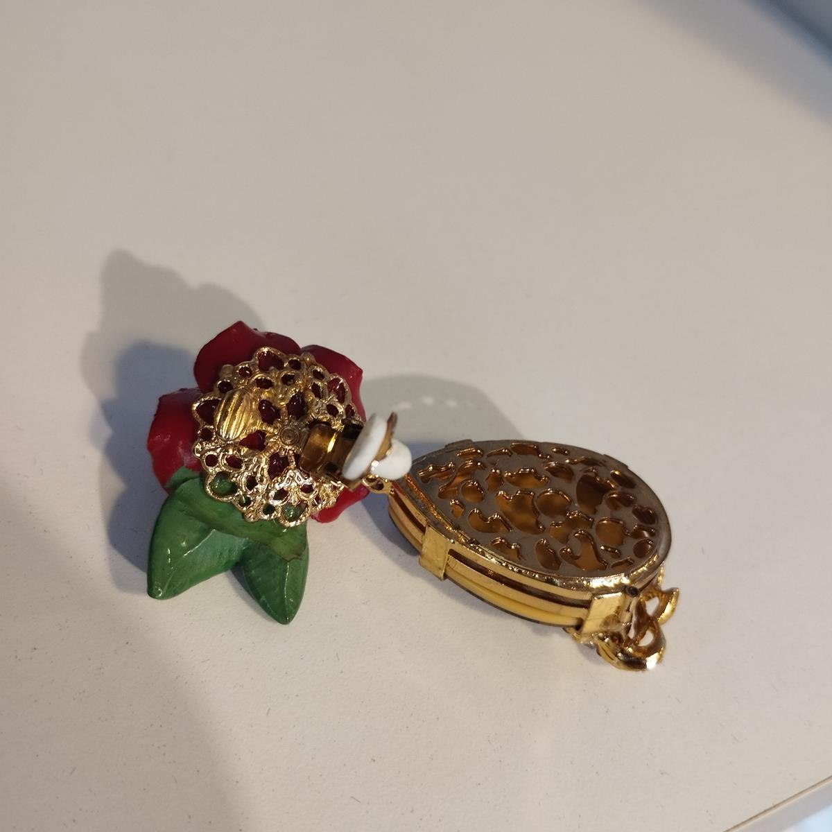 Women's Dolce & Gabbana Red Roses Pendants For Sale