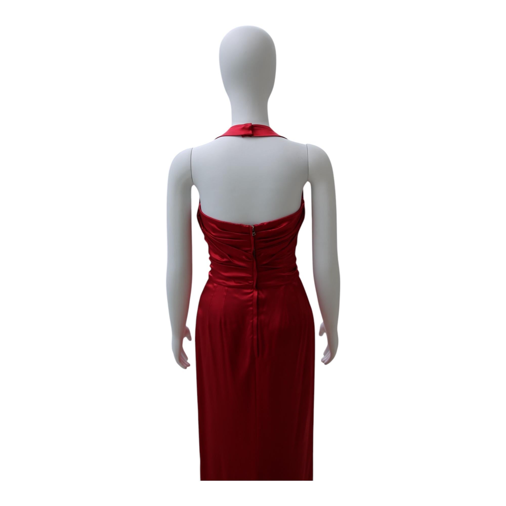 Dolce & Gabbana Bata de Seda Roja Inspirada en la Colección Alta Moda Otoño 2020 en venta 1