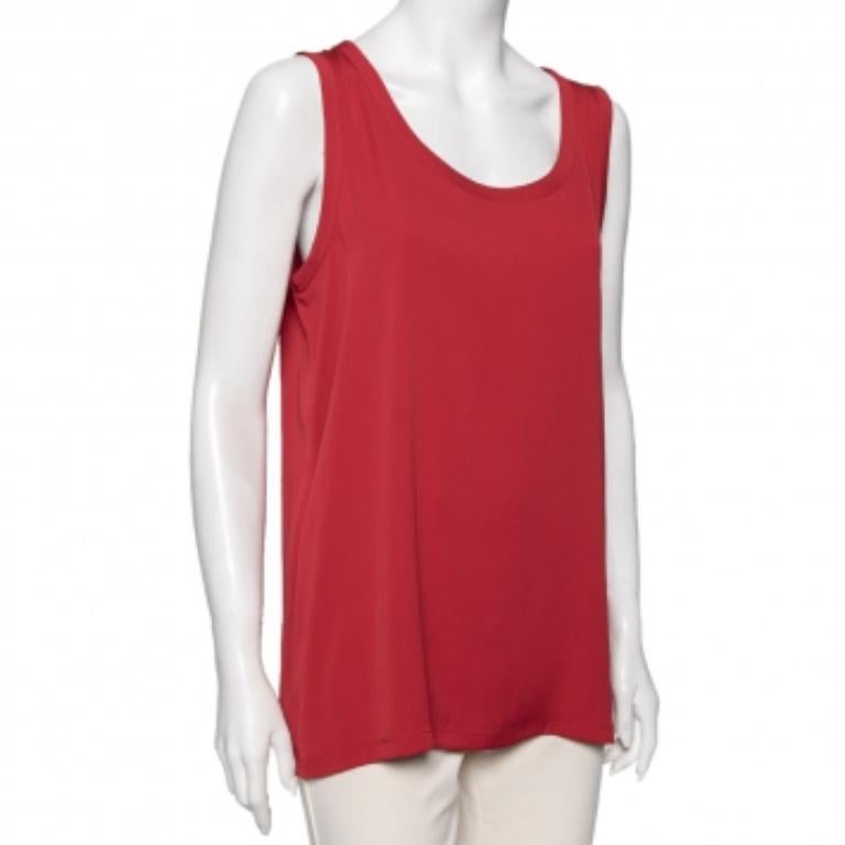 Top sin mangas de seda roja Dolce & Gabbana M en Bueno estado para la venta en Dubai, Al Qouz 2