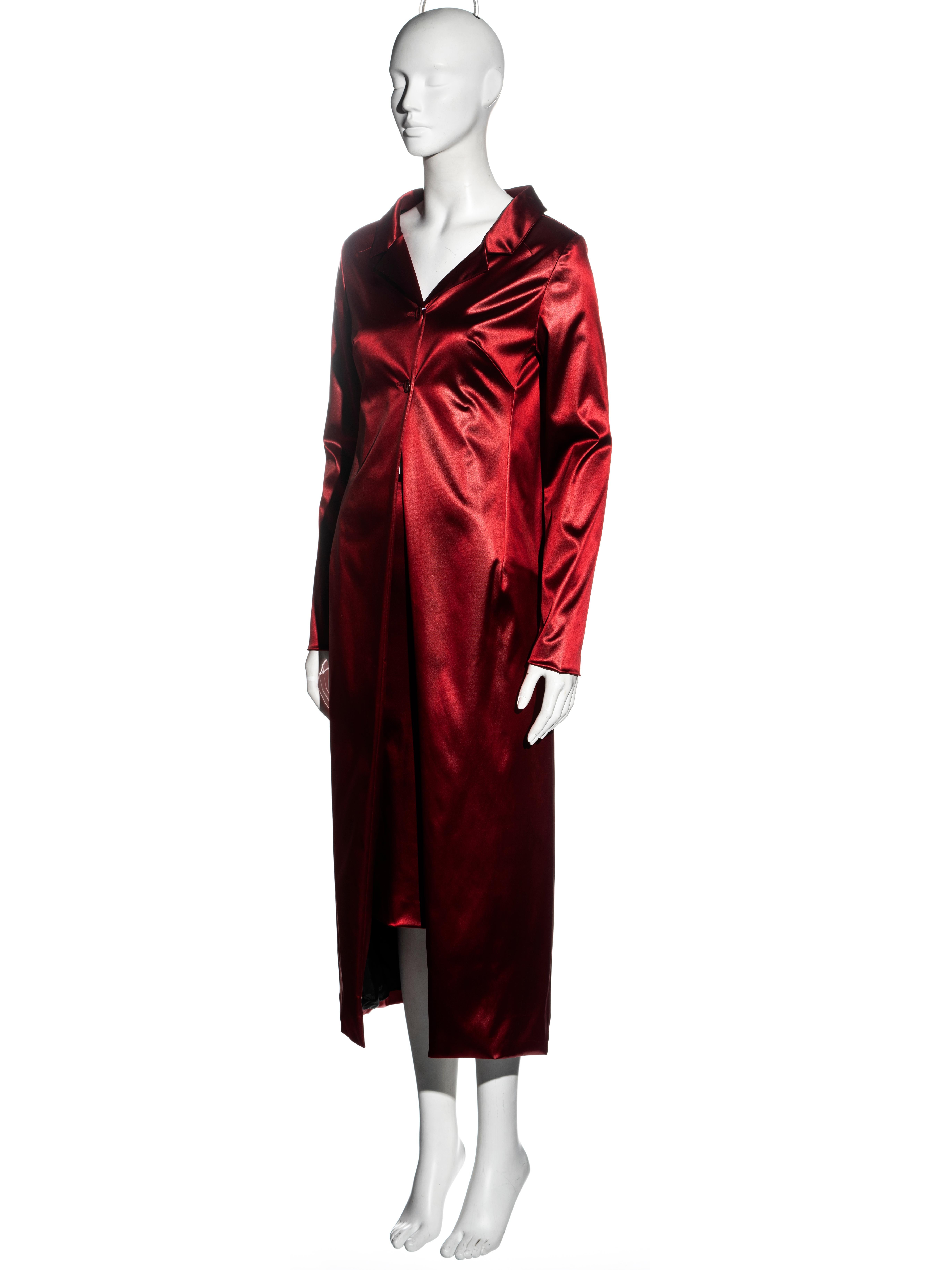 Dolce & Gabbana red stretch-satin coat and skirt set, ss 1999 In Excellent Condition For Sale In London, GB