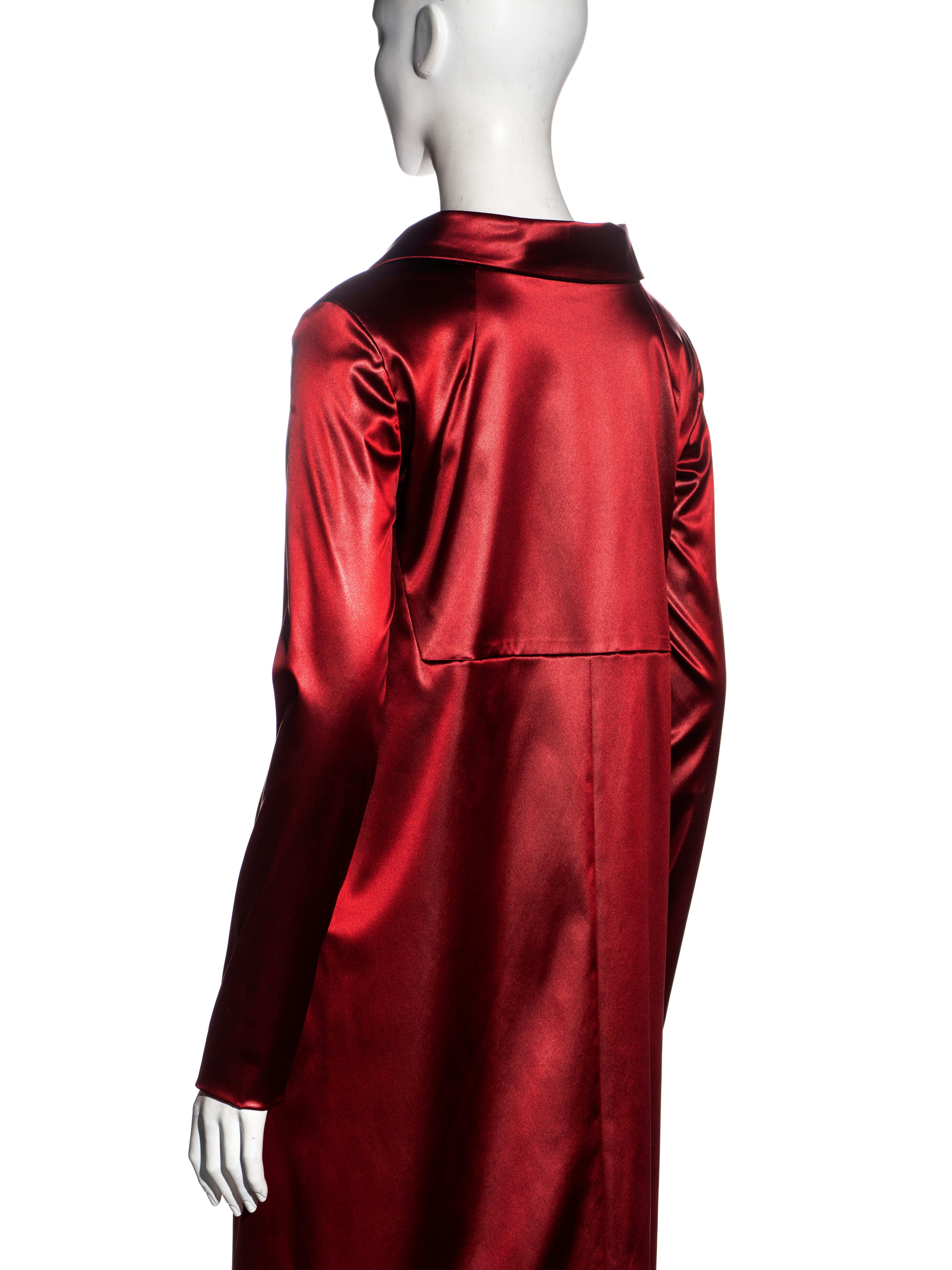 Dolce & Gabbana red stretch-satin coat and skirt set, ss 1999 For Sale 2