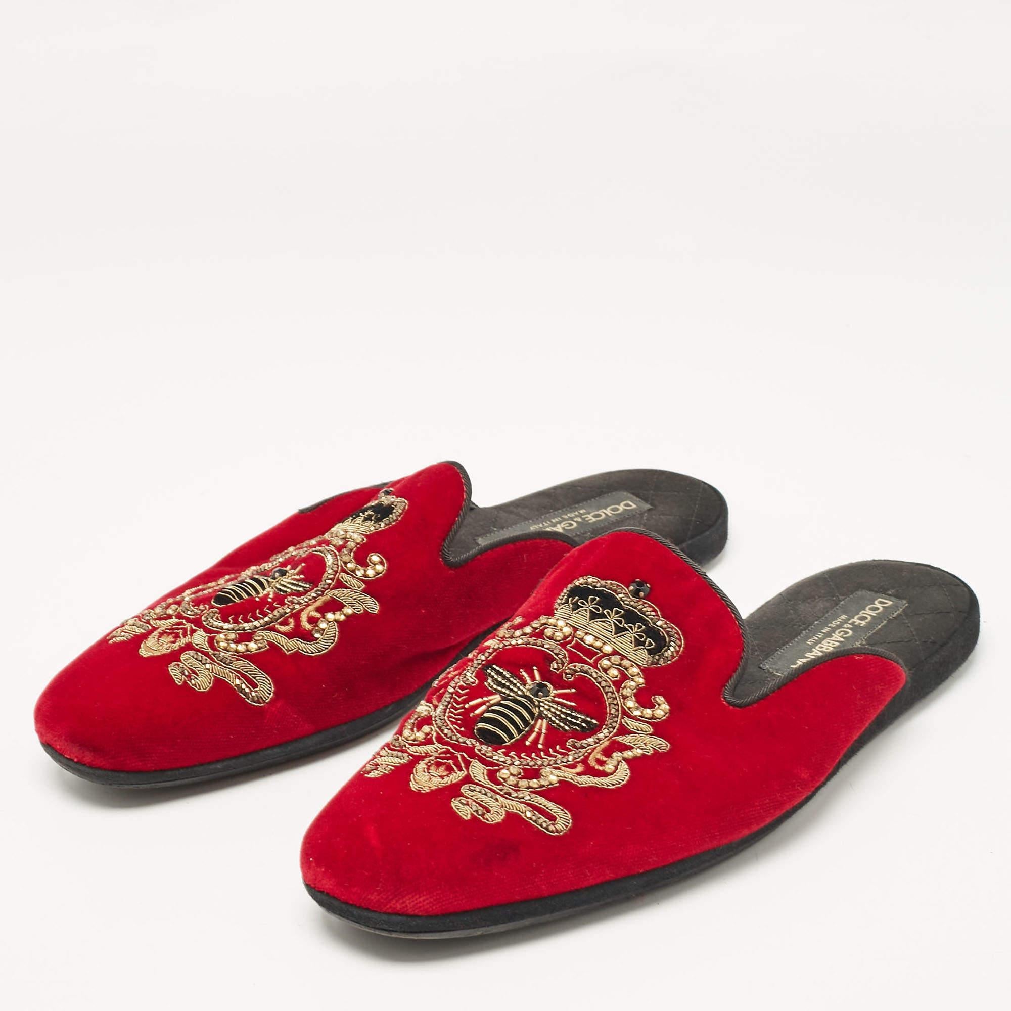 Create effortless styles with these Dolce and Gabbana red mules. Made of quality materials  they are designed to elevate your OOTD and keep you in comfort all day long.