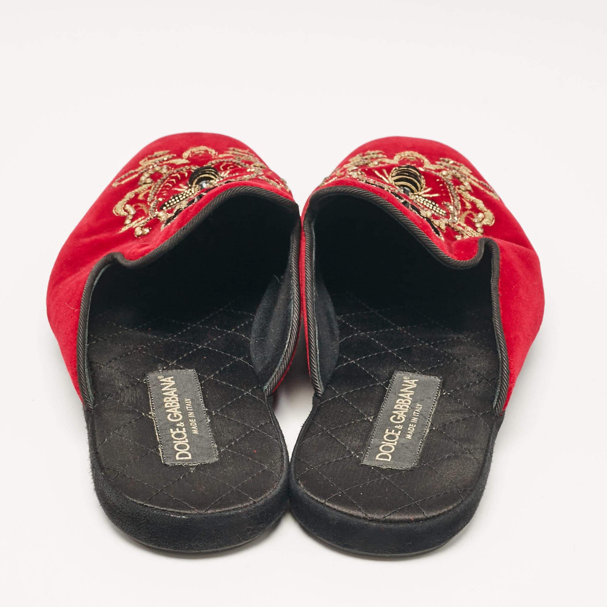 Dolce & Gabbana Red Velvet Embroidered Mules Size 41 For Sale 1