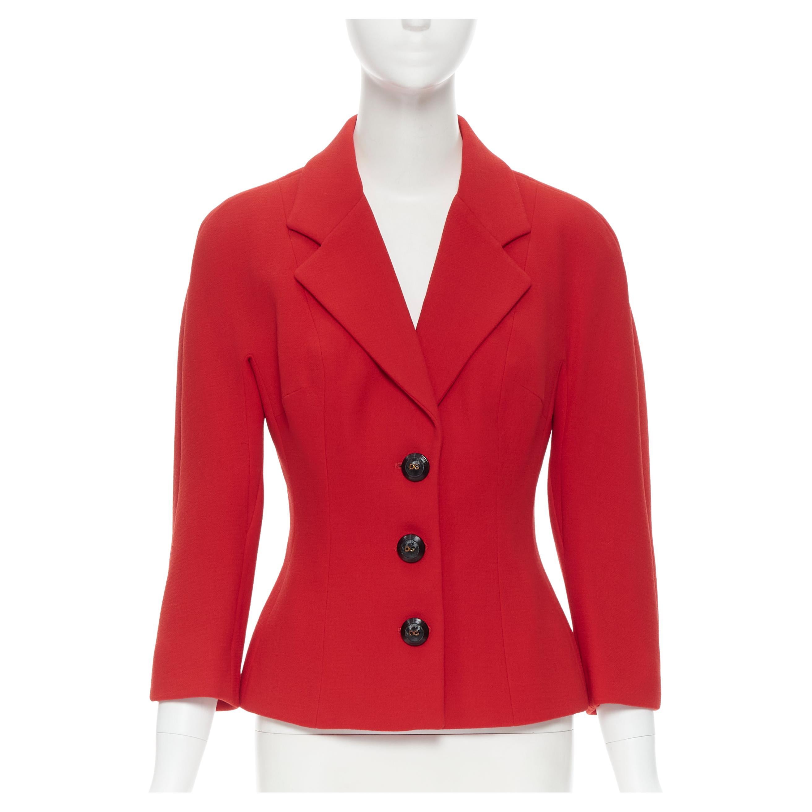 DOLCE GABBANA red wool crepe logo button fitted blazer skirt set IT42 M For Sale