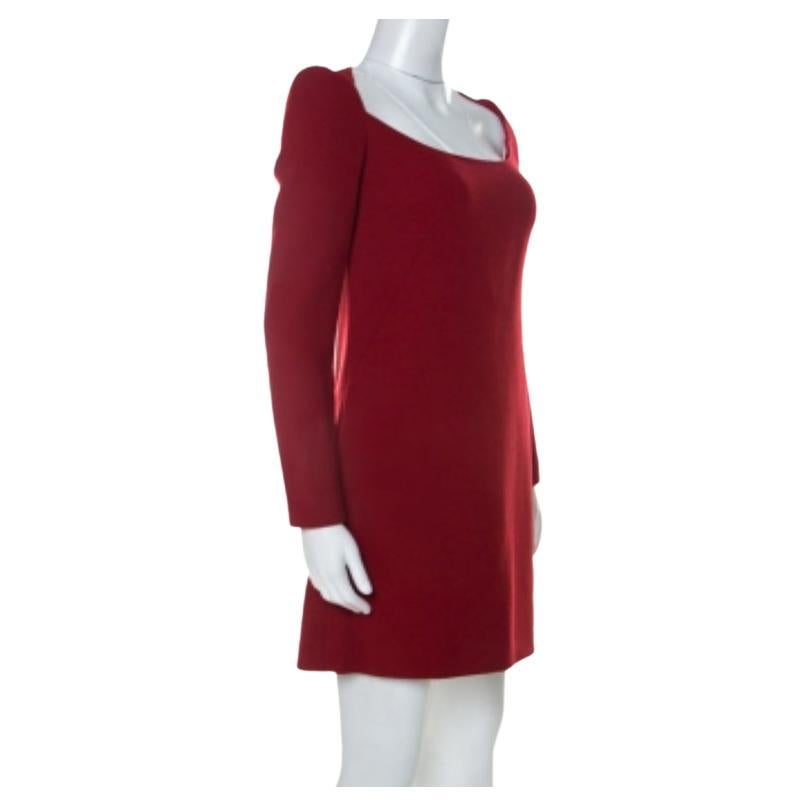 Cette robe de la maison Dolce & Gabbana est une pièce chic à posséder. Cette tenue rouge est facile à styliser, ce qui en fait une pièce de base à incorporer à votre collection. Une robe classique en tissu mélangé comme celle-ci est une création