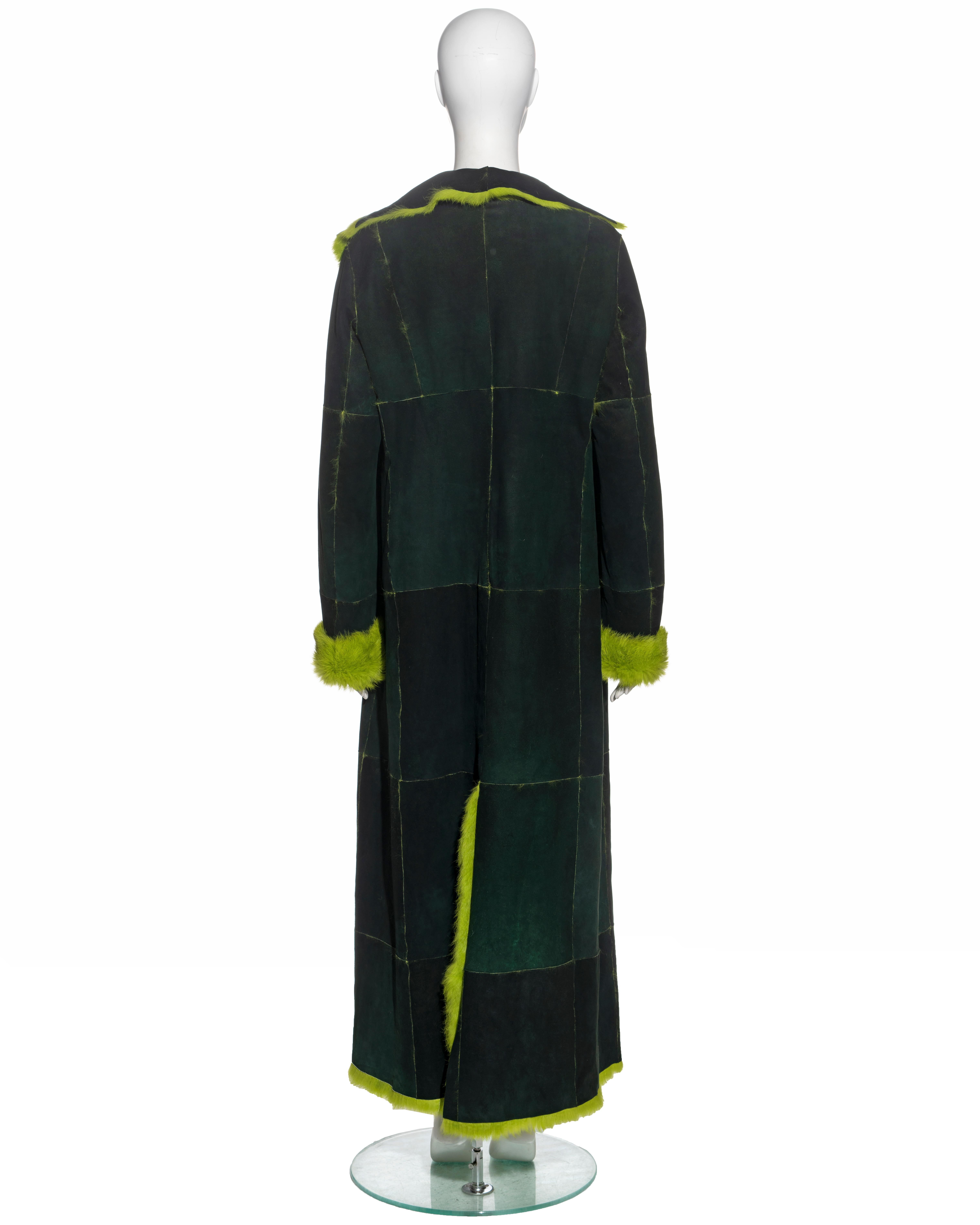 Manteau en fourrure vert réversible Dolce & Gabbana, automne-hiver 2000 en vente 3