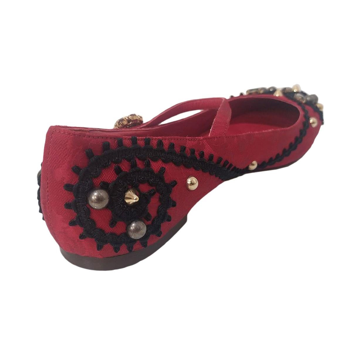 Beautiful & Chic Dolce & Gabbana ballerina flat
Damask fabric with black details
Red color
Rhinestones, round and pointed studs 
With dustbag
Worldwide express shipping included in the price !