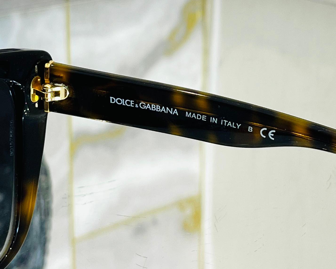 Dolce & Gabbana Rose-Print Sunglasses For Sale 3