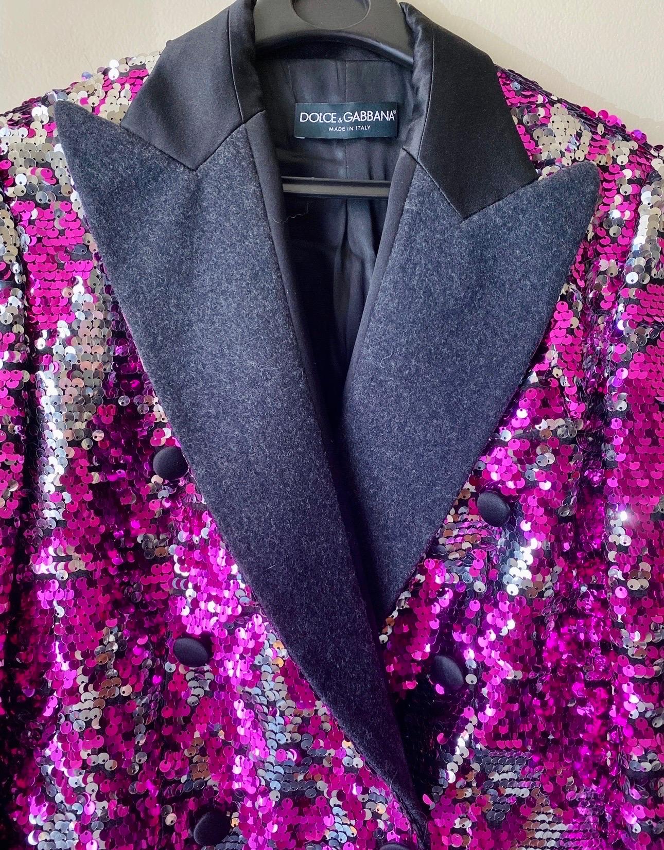 Dolce & Gabbana runway Fall Winter 2011 pink sequined jacket as seen on Beyonce performing for the MTV awards in 2011, fits perfectly for a size 36 FR and 38 FR, it’s a size 38 IT very good condition 