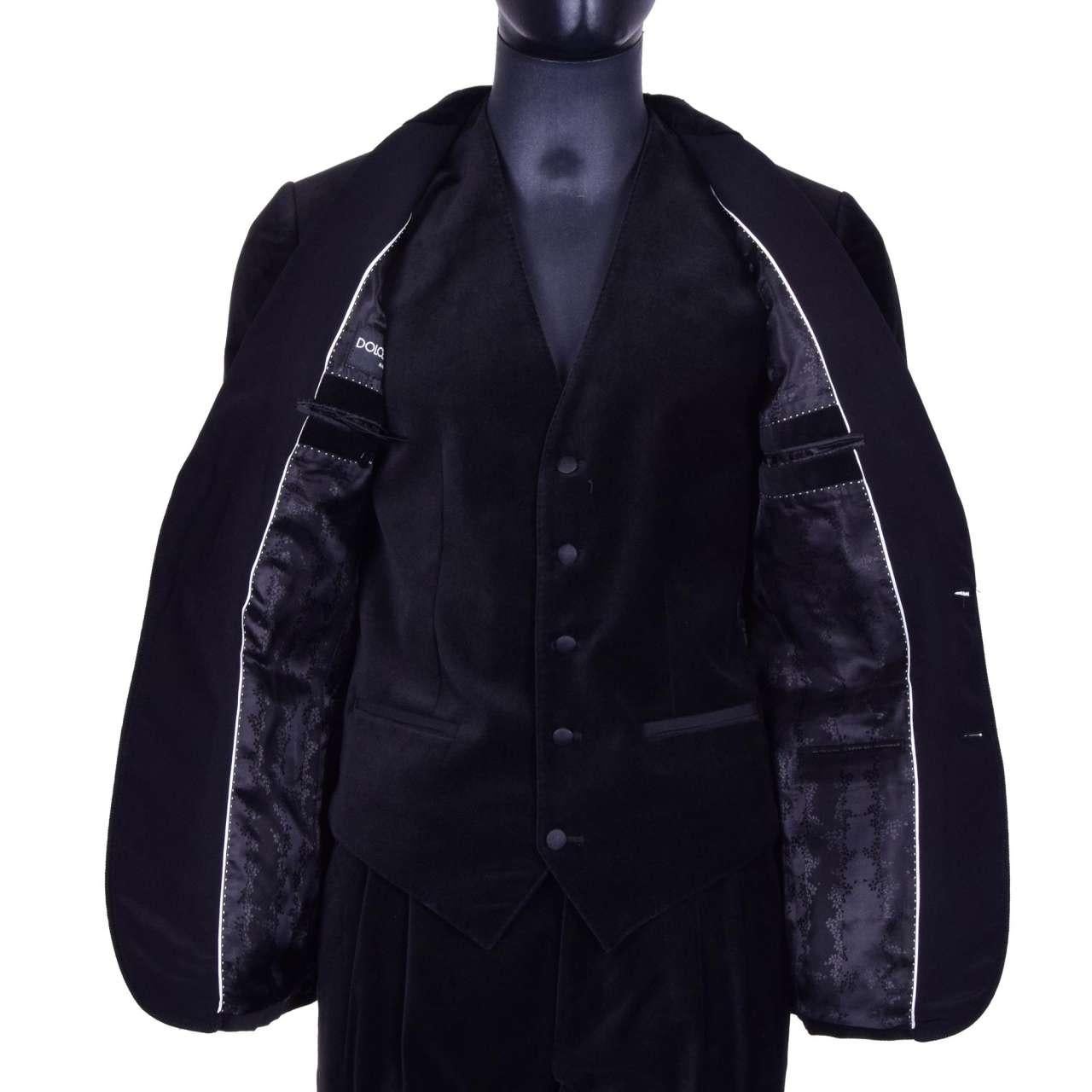 Men's Dolce & Gabbana - RUNWAY 3 Pieces Velvet Suit Black For Sale
