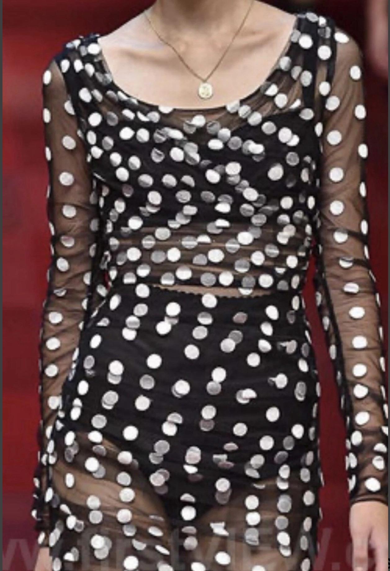 Donna DOLCE & GABBANA Vestito midi in tulle ricamato a pois per la sfilata P/E 2015 in vendita