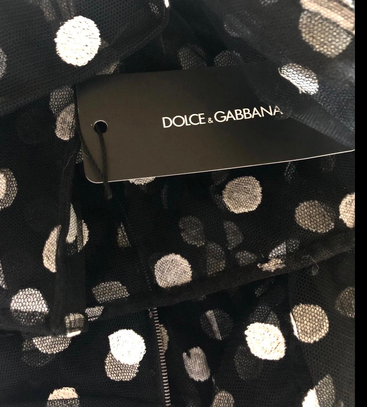 DOLCE & GABBANA Vestito midi in tulle ricamato a pois per la sfilata P/E 2015 in vendita 4