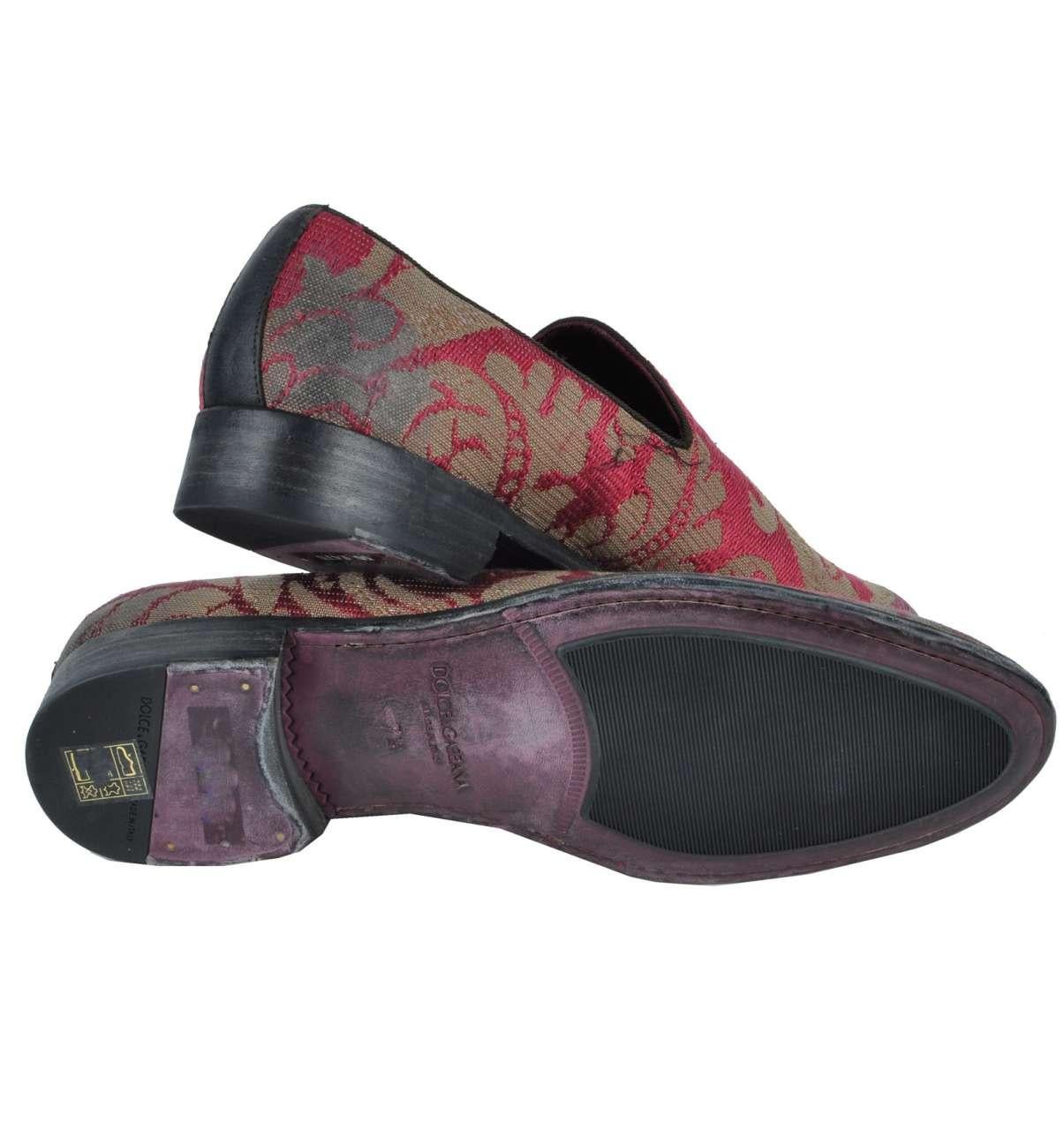 BAROQUE SILK SLIPPER by DOLCE & GABBANA Black Label RUNWAY - DOLCE&GABBANA Fashion Show MADE IN ITALY Former RRP: EUR 500 NEW with Box or Dustbag MODELL: CA5290 MATERIAL: 80% Silk, 10% Cotton, 8% Viscose, 2% Calf Leather INSIDE: 100% Leather SOLE: