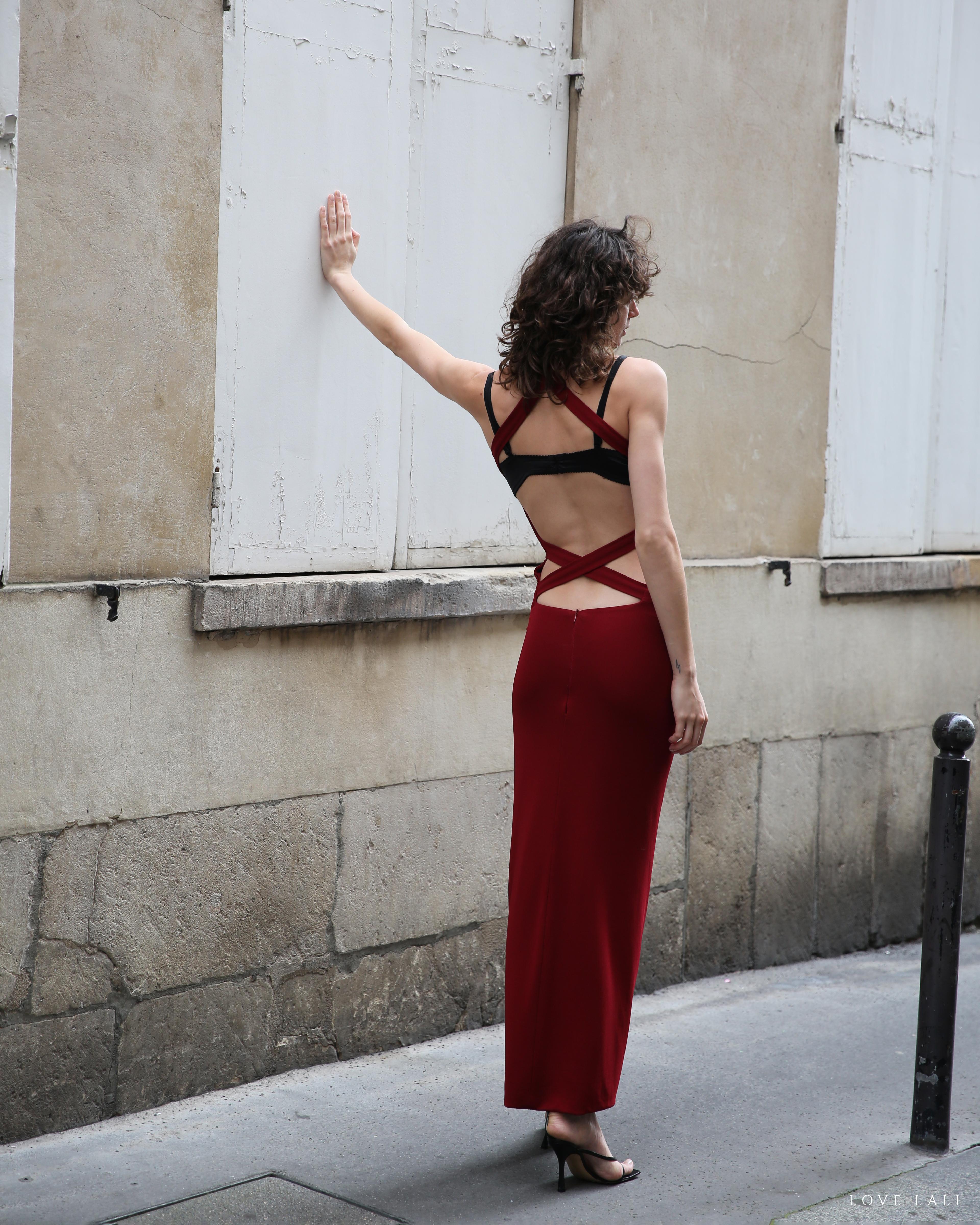 Dolce & Gabbana S/S 01 burgundy backless tie neck midi maxi slim line dress XS-S For Sale 5