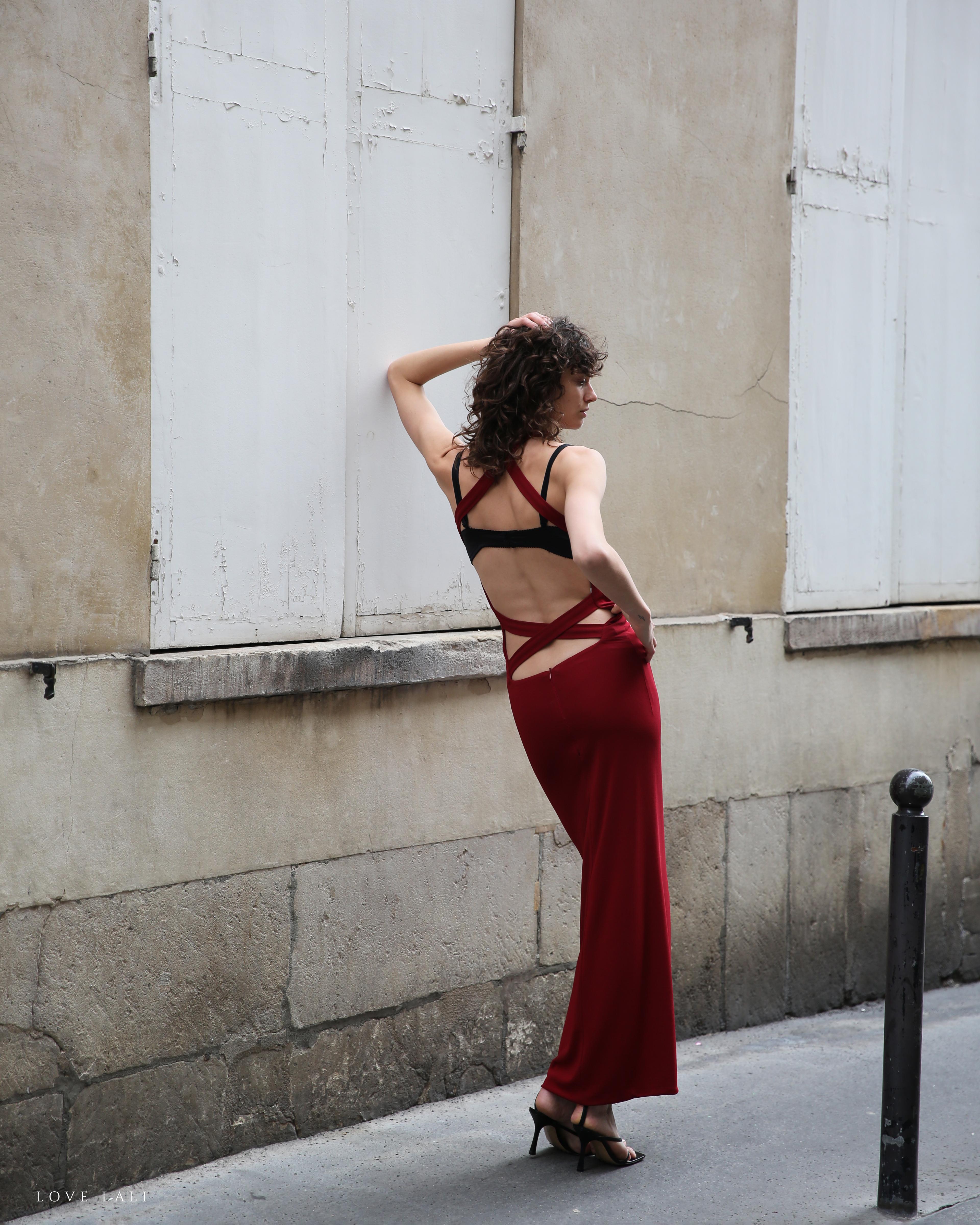 Dolce & Gabbana S/S 01 burgundy backless tie neck midi maxi slim line dress XS-S For Sale 6