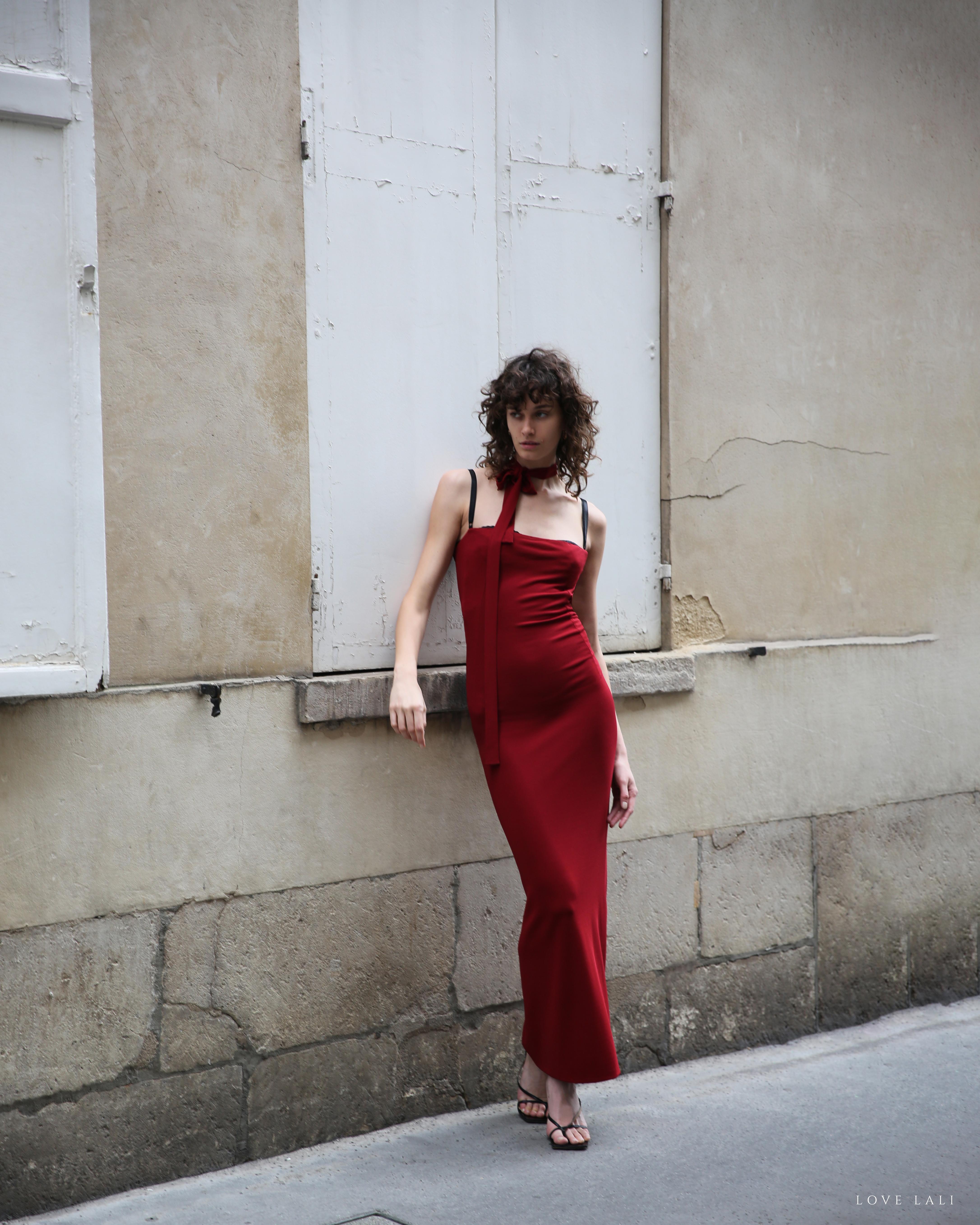 Dolce & Gabbana S/S 01 burgundy backless tie neck midi maxi slim line dress XS-S For Sale 2