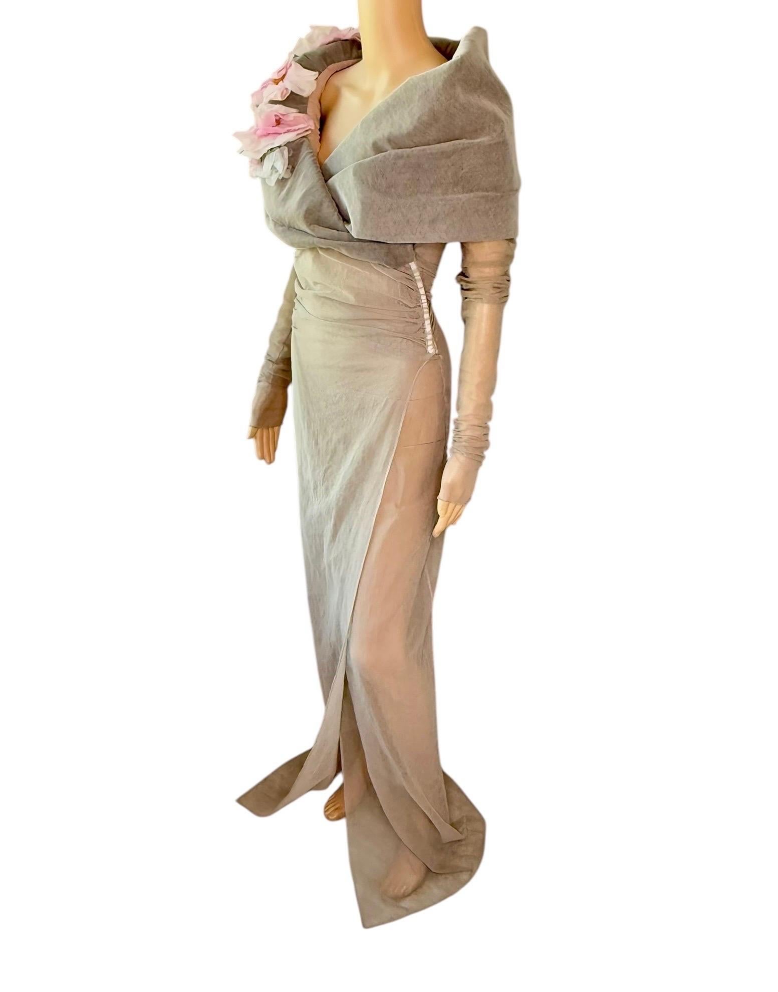 Dolce & Gabbana S/S 1998 Runway Floral Appliqué Standing Collar Sheer Mesh Coat Evening Dress

Size: IT 44, can fit from approximately IT 40 to IT 46 due to the high stretch material.

Condition: Good vintage condition, small pull at the train, see