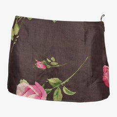 Dolce & Gabbana Frühjahr/Sommer 2000 – Minirock mit braunem Rosenprint
