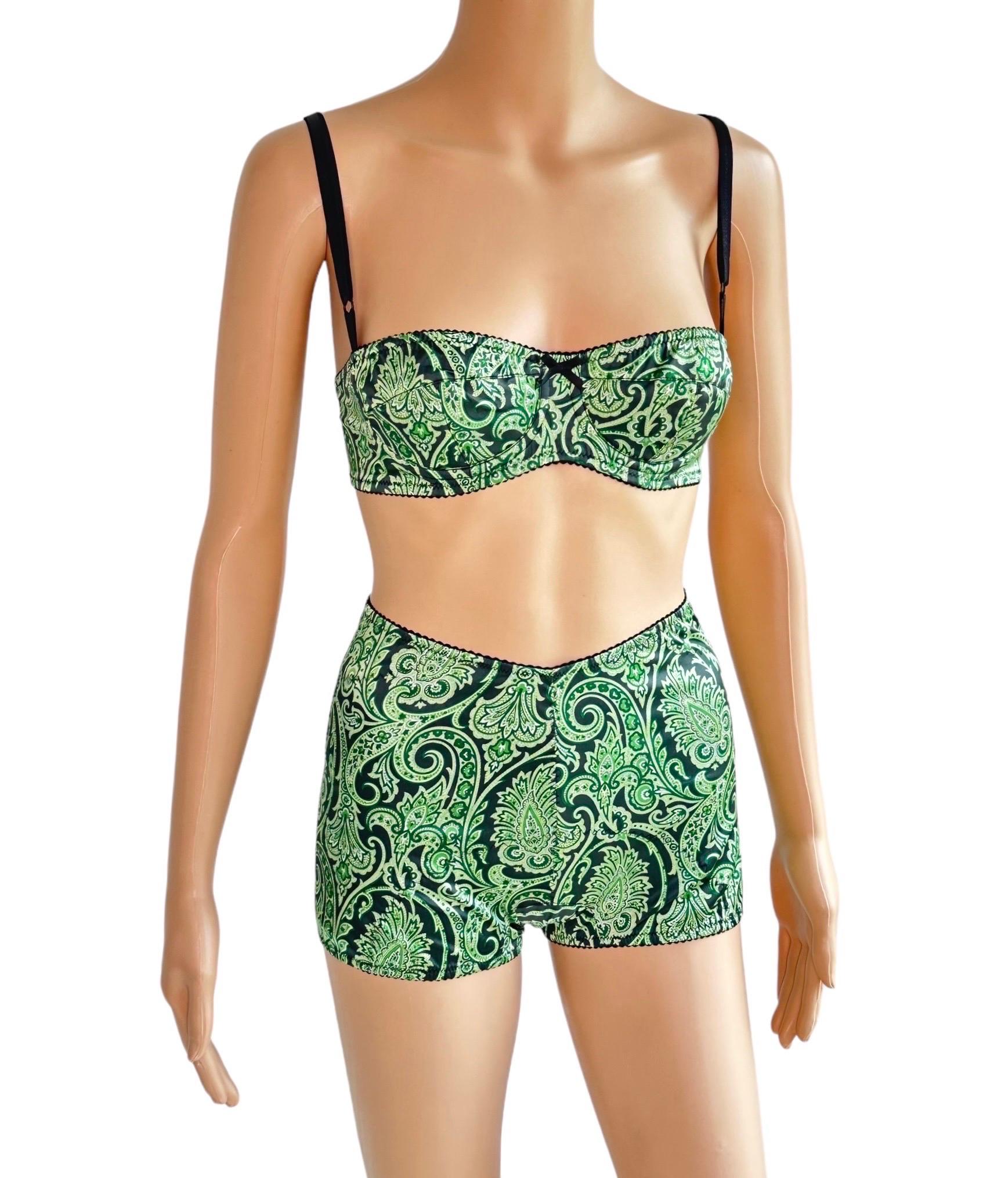Dolce & Gabbana S/S 2000 Runway Bra Bralette Top & Shorts 2 Piece Set Ensemble In Excellent Condition In Naples, FL