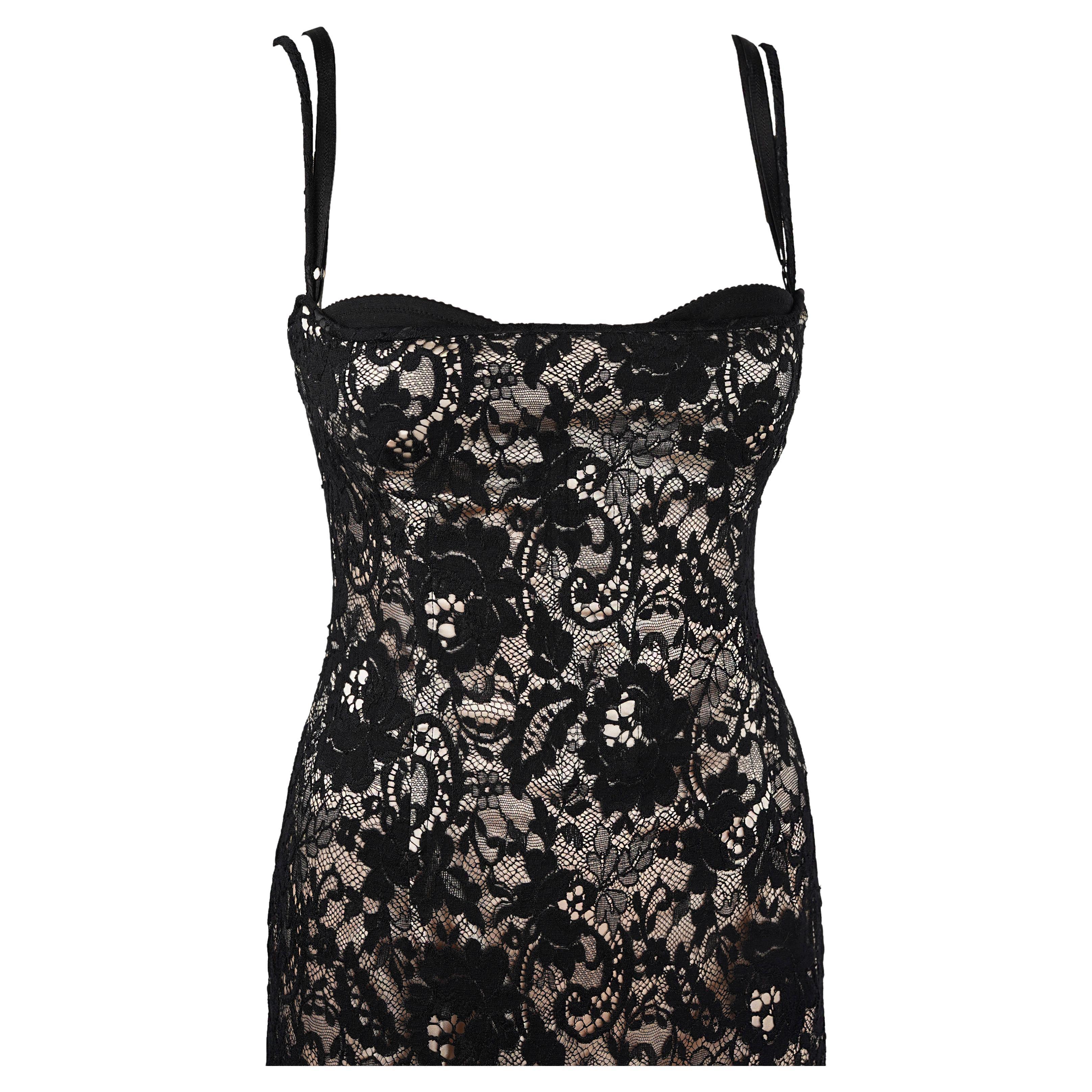 Dolce & Gabbana 2001 Schwarzes Stretch-Spitzenkleid mit nacktem Acetat-Slip IT44 im Angebot 2